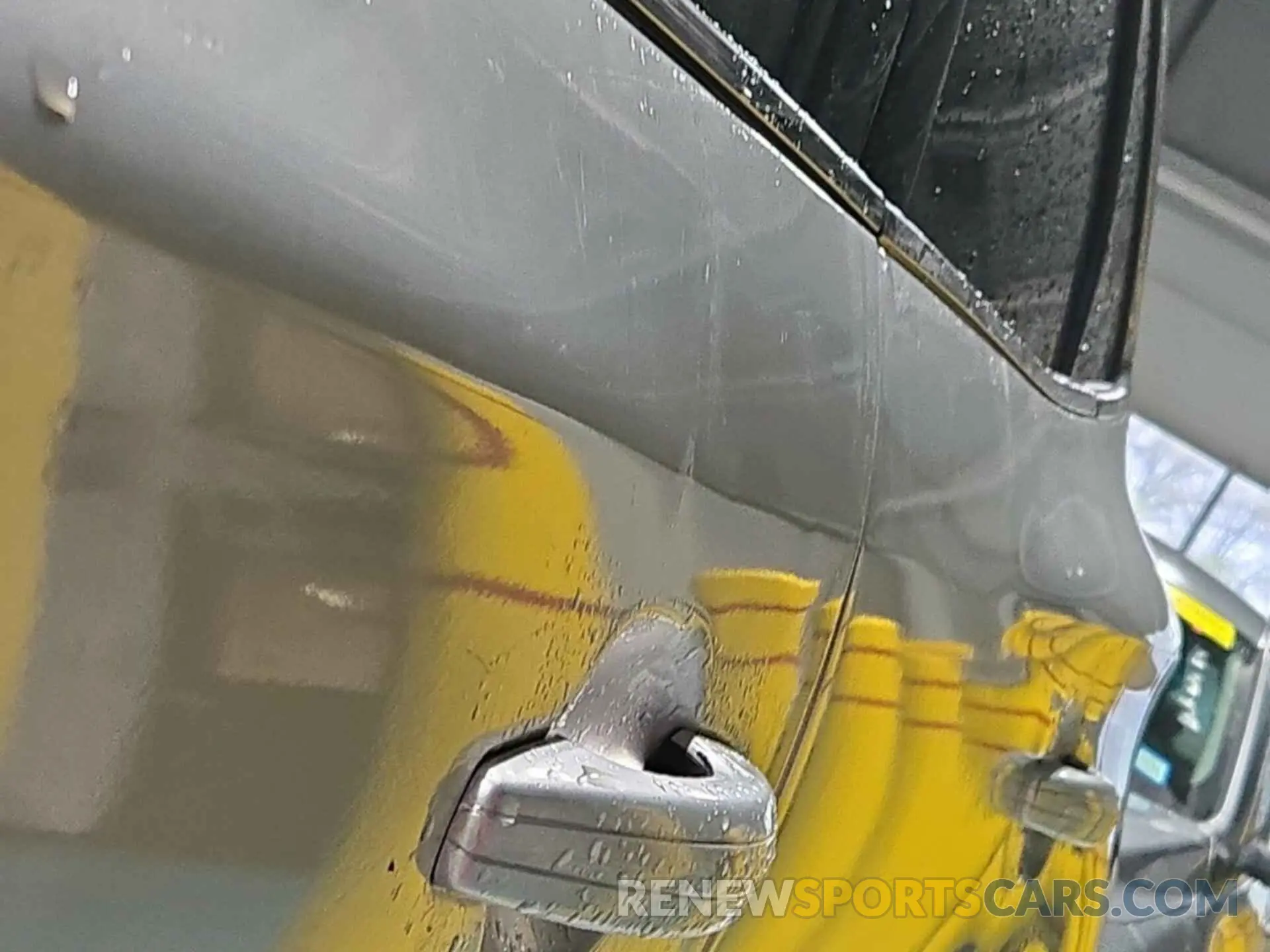 29 Photograph of a damaged car 5LMCJ1D95KUL09797 LINCOLN MKC 2019