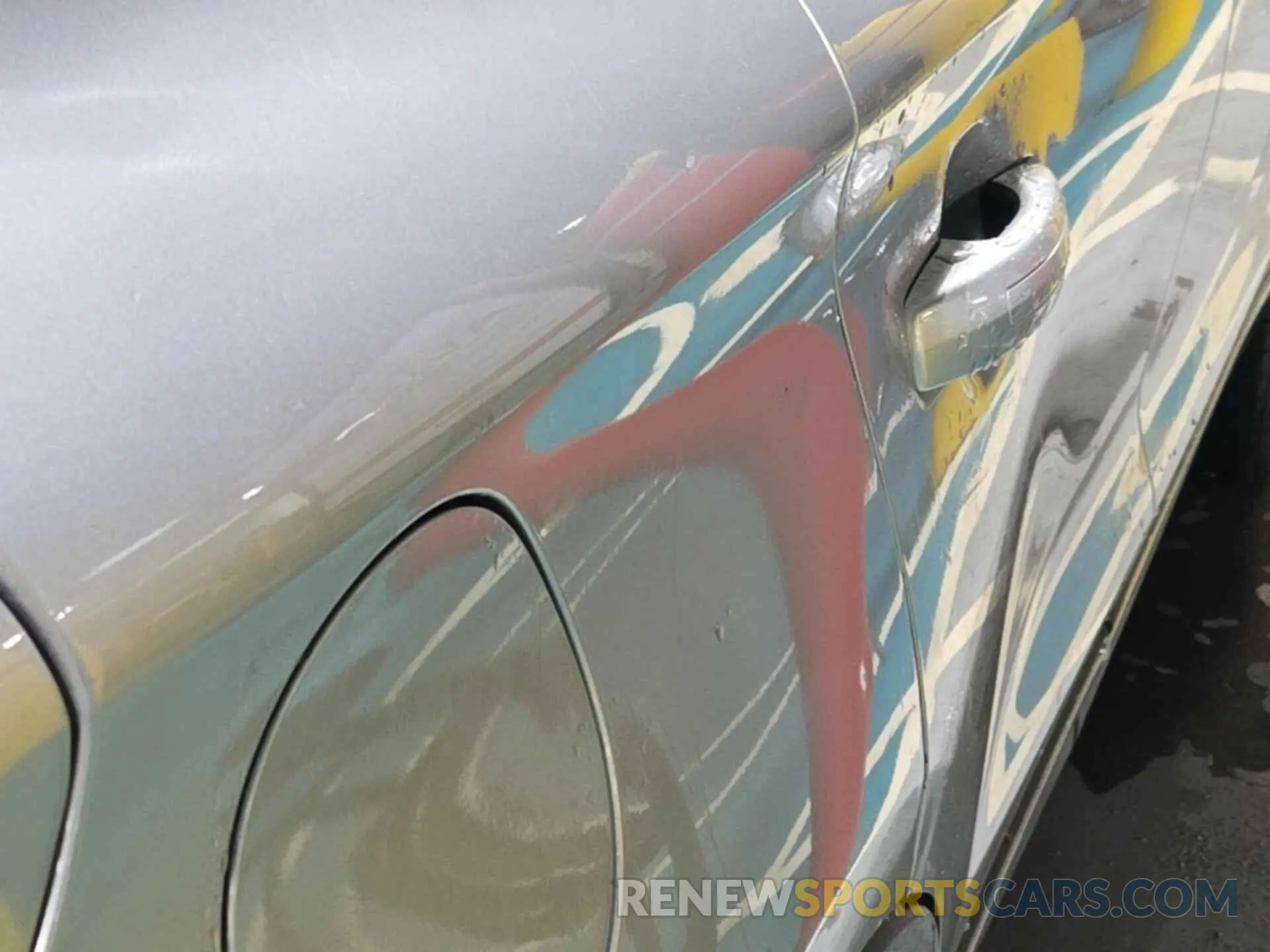 32 Photograph of a damaged car 5LMCJ1D95KUL09797 LINCOLN MKC 2019
