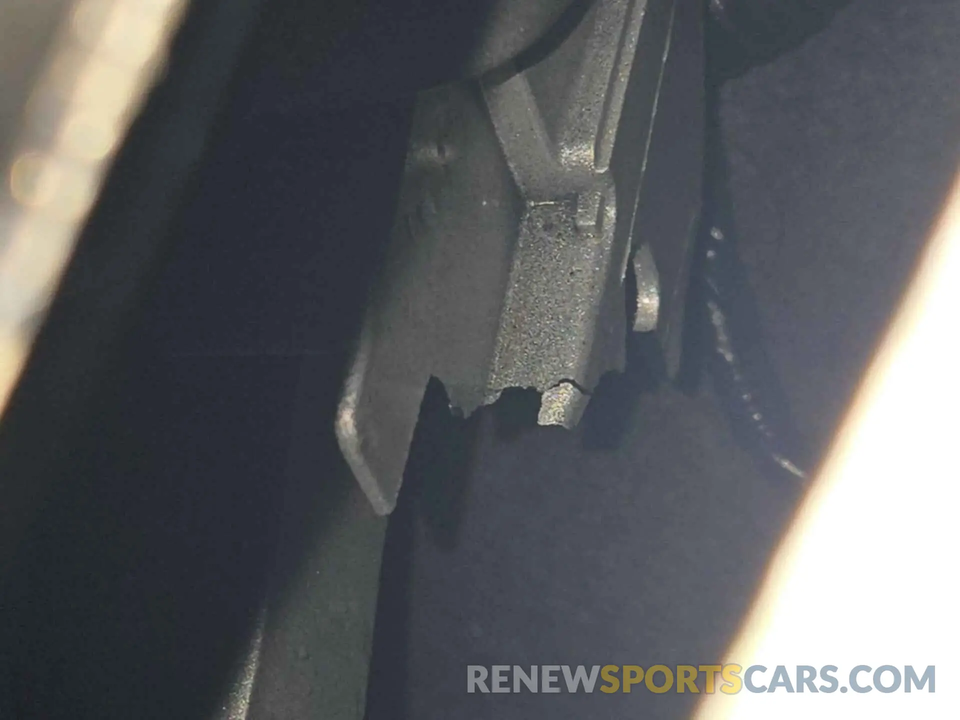 33 Photograph of a damaged car 5LMCJ1D95KUL09797 LINCOLN MKC 2019