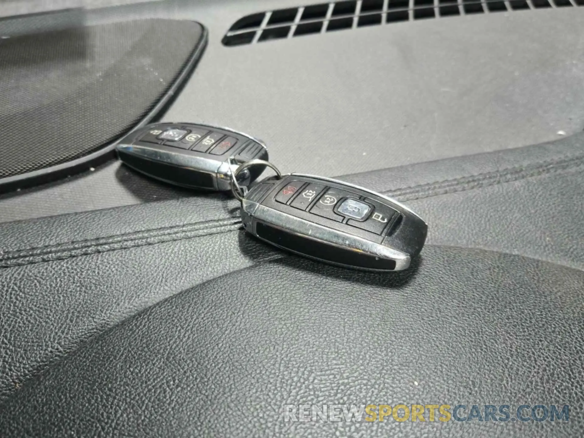 4 Photograph of a damaged car 5LMCJ1D95KUL09797 LINCOLN MKC 2019