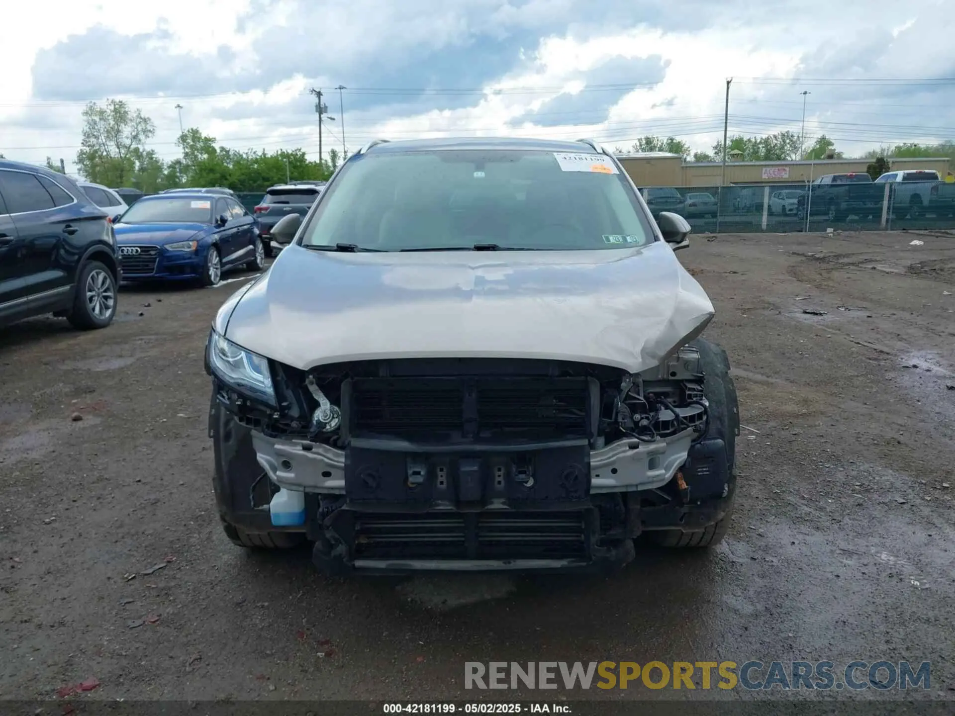 13 Photograph of a damaged car 5LMCJ1D97KUL39481 LINCOLN MKC 2019