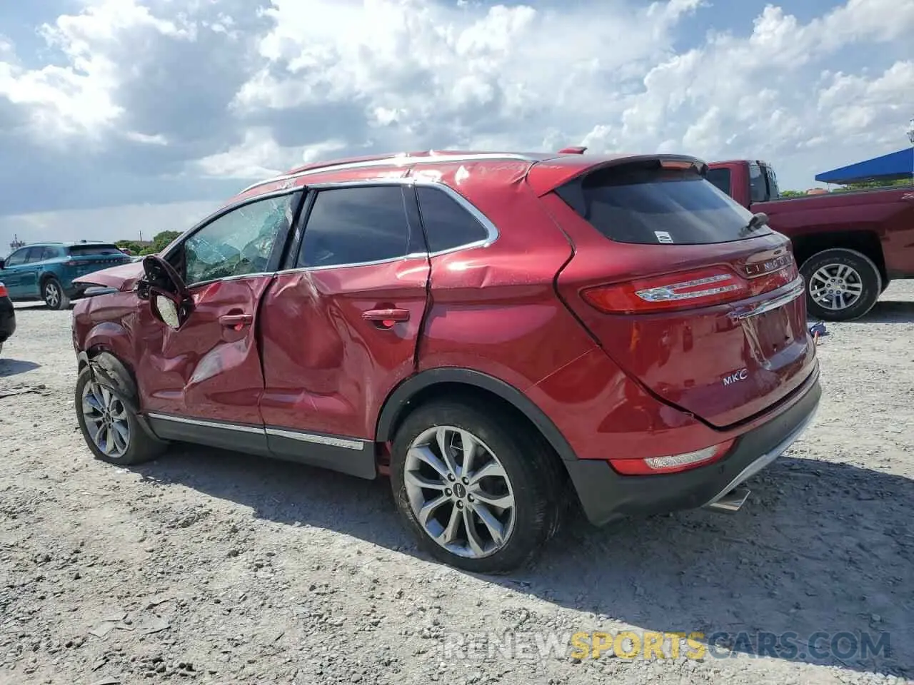 2 Photograph of a damaged car 5LMCJ2C92KUL04158 LINCOLN MKC 2019