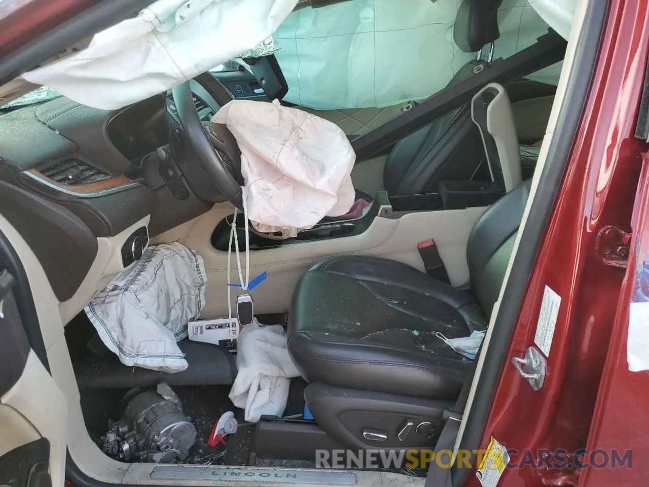 7 Photograph of a damaged car 5LMCJ2C92KUL04158 LINCOLN MKC 2019