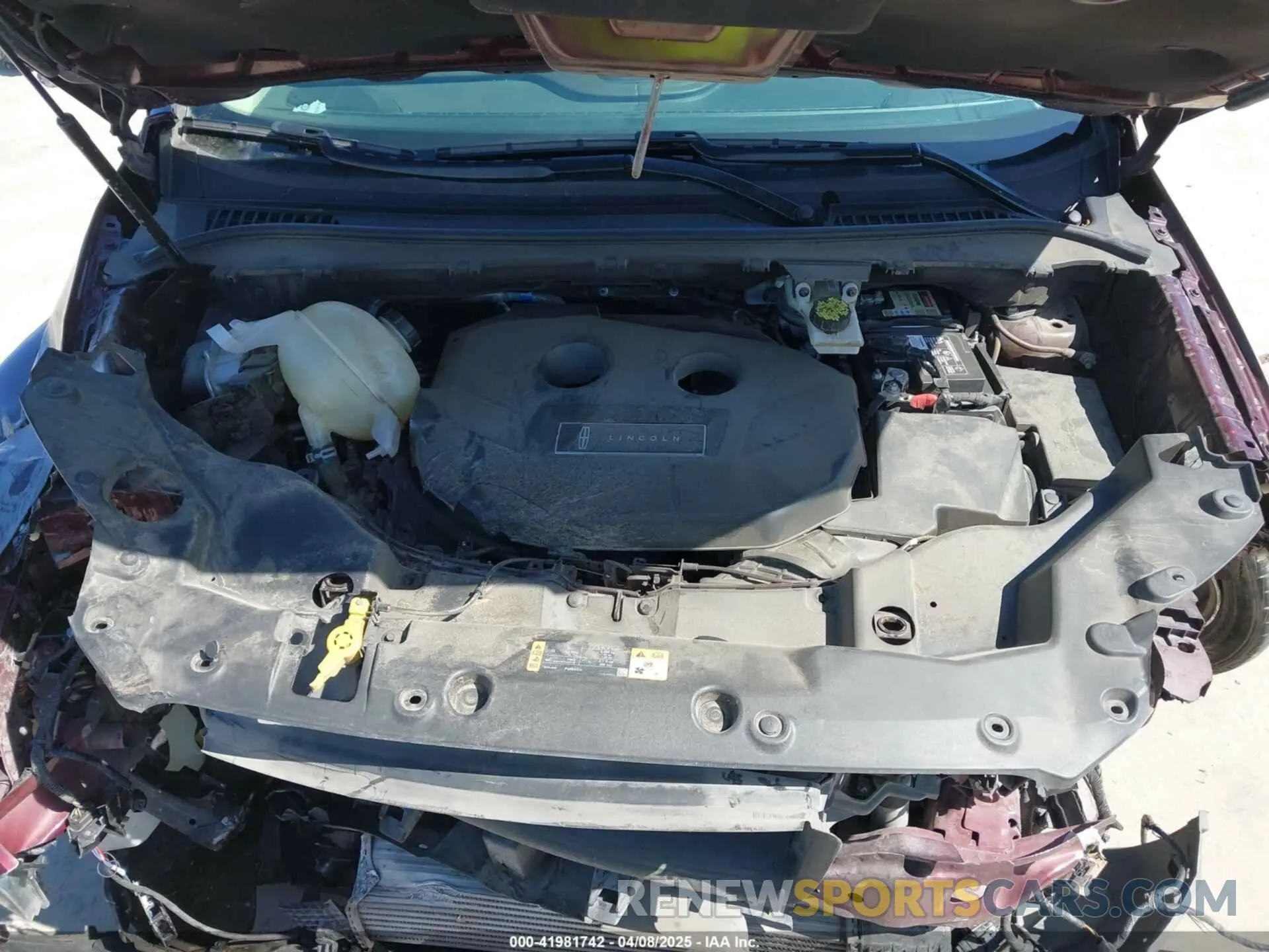 10 Photograph of a damaged car 5LMCJ2C92KUL17640 LINCOLN MKC 2019