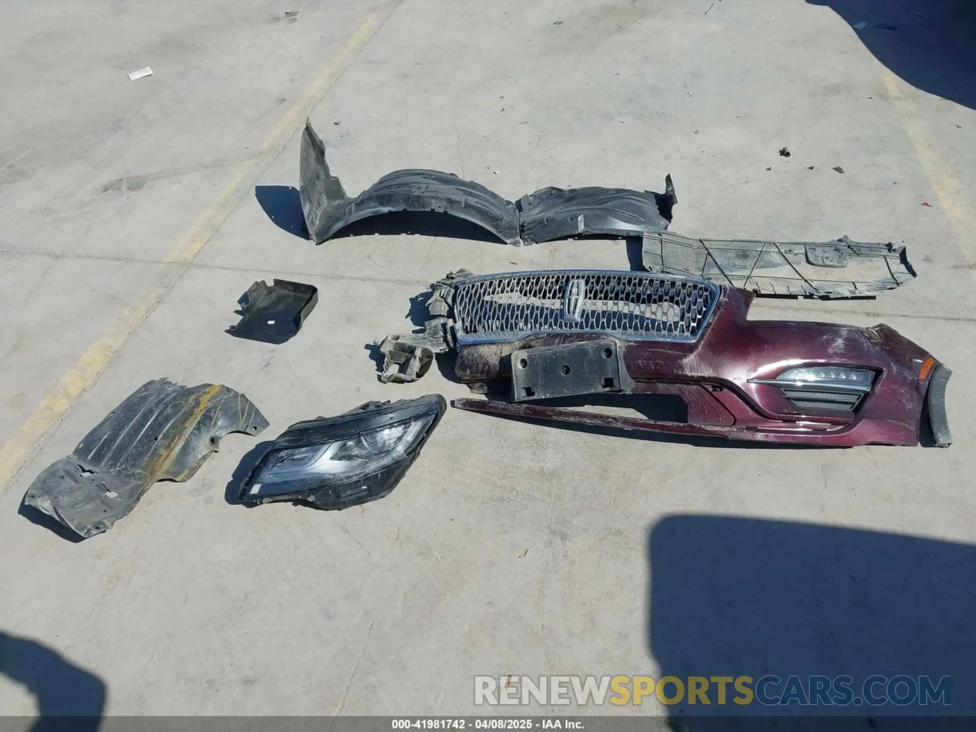 11 Photograph of a damaged car 5LMCJ2C92KUL17640 LINCOLN MKC 2019