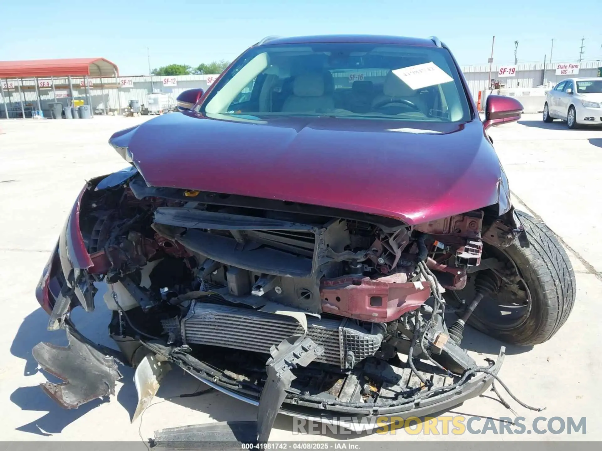 12 Photograph of a damaged car 5LMCJ2C92KUL17640 LINCOLN MKC 2019
