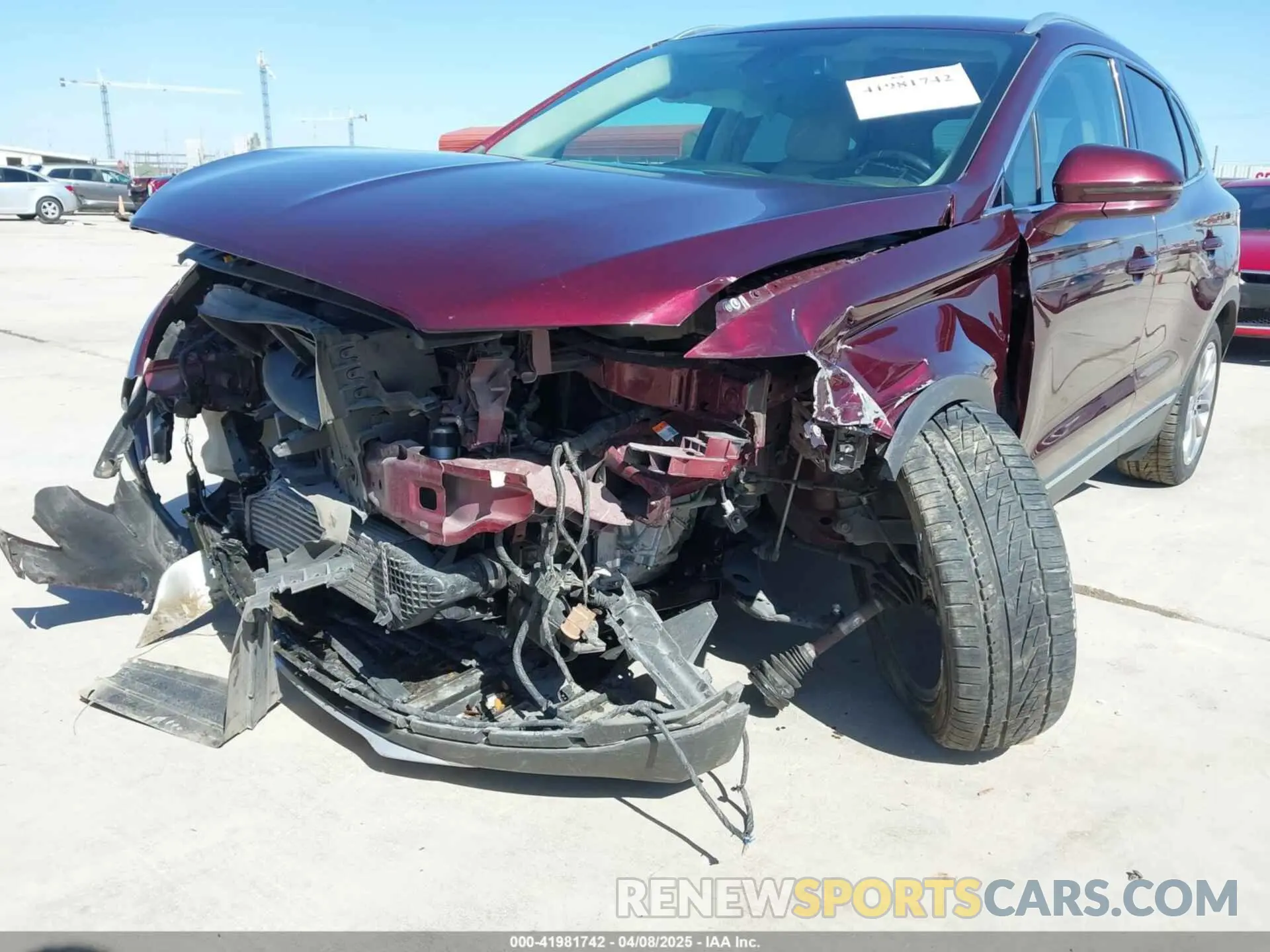 6 Photograph of a damaged car 5LMCJ2C92KUL17640 LINCOLN MKC 2019