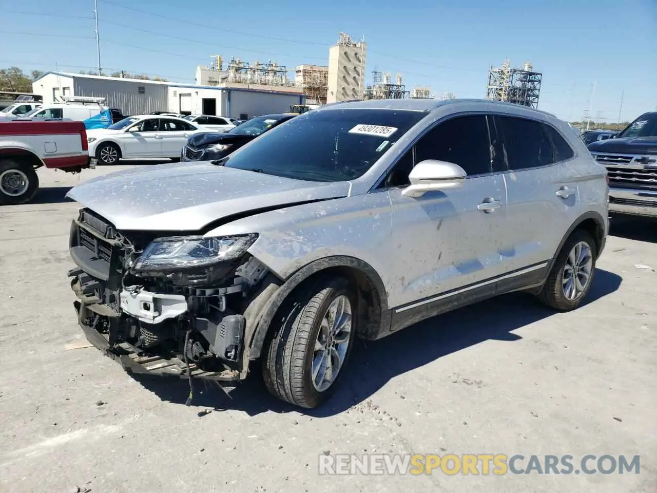 1 Photograph of a damaged car 5LMCJ2C92KUL42764 LINCOLN MKC 2019