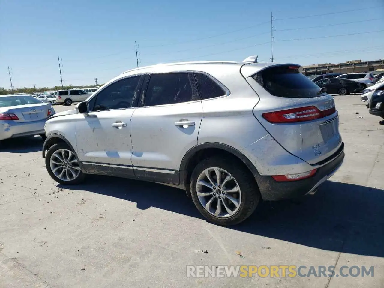 2 Photograph of a damaged car 5LMCJ2C92KUL42764 LINCOLN MKC 2019