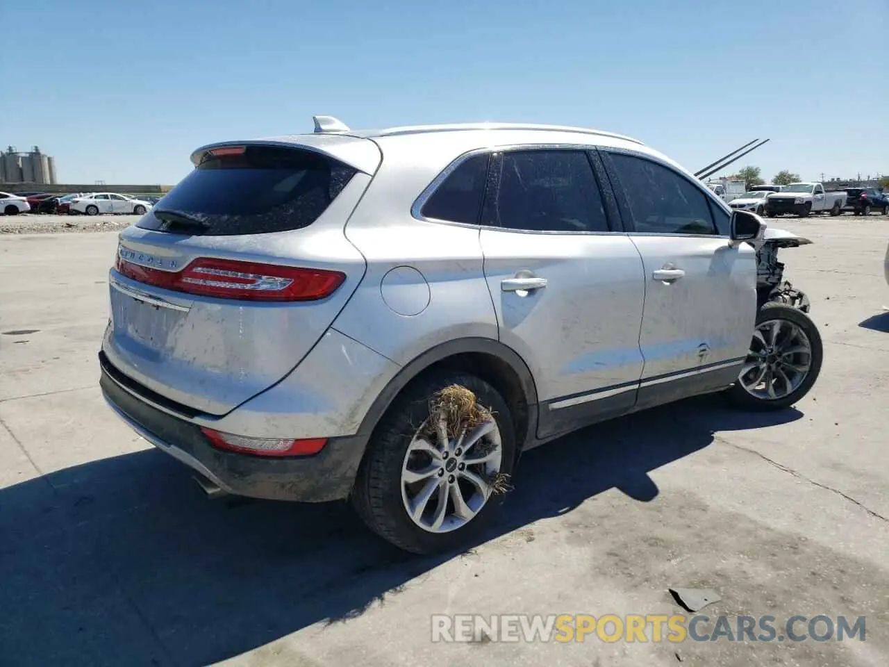 3 Photograph of a damaged car 5LMCJ2C92KUL42764 LINCOLN MKC 2019