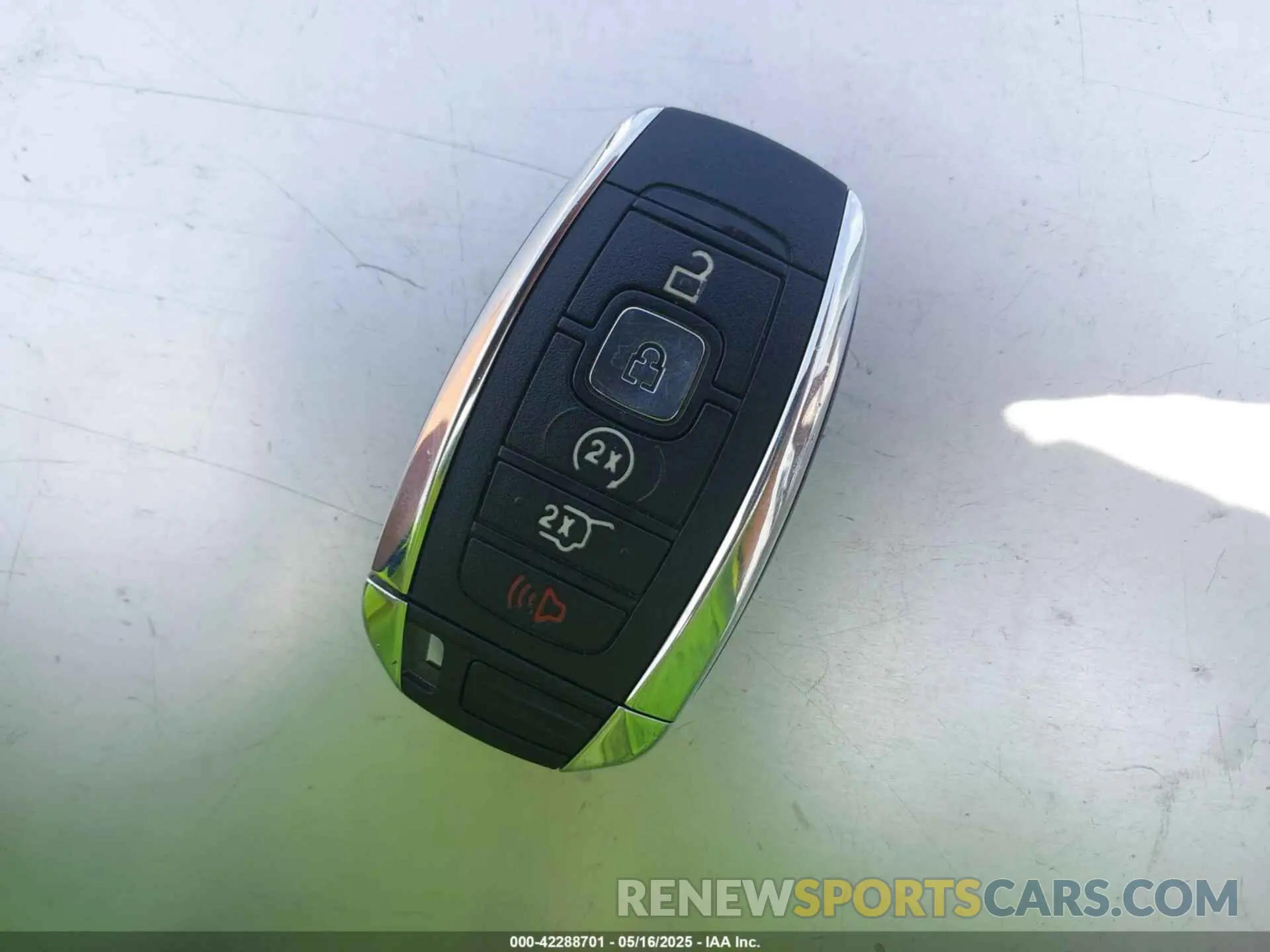 11 Photograph of a damaged car 5LMCJ2C99KUL12435 LINCOLN MKC 2019