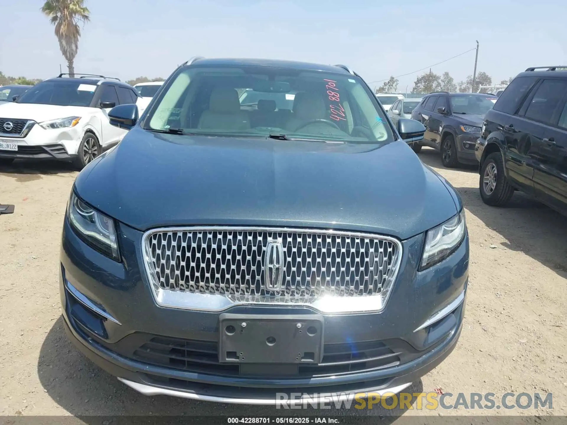 12 Photograph of a damaged car 5LMCJ2C99KUL12435 LINCOLN MKC 2019
