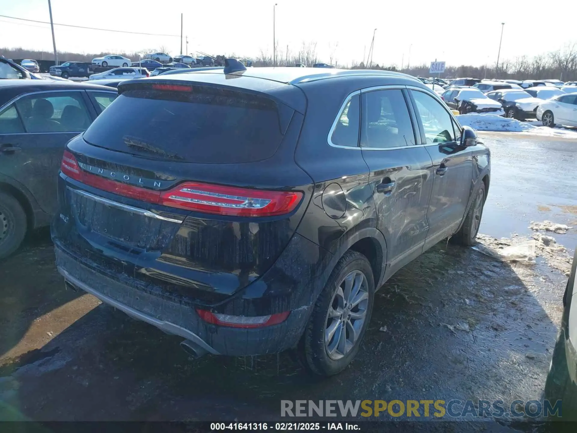 4 Photograph of a damaged car 5LMCJ2C99KUL17179 LINCOLN MKC 2019