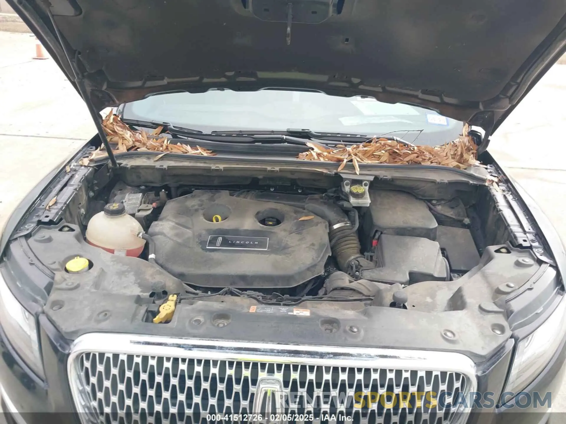 10 Photograph of a damaged car 5LMCJ2C99KUL52725 LINCOLN MKC 2019