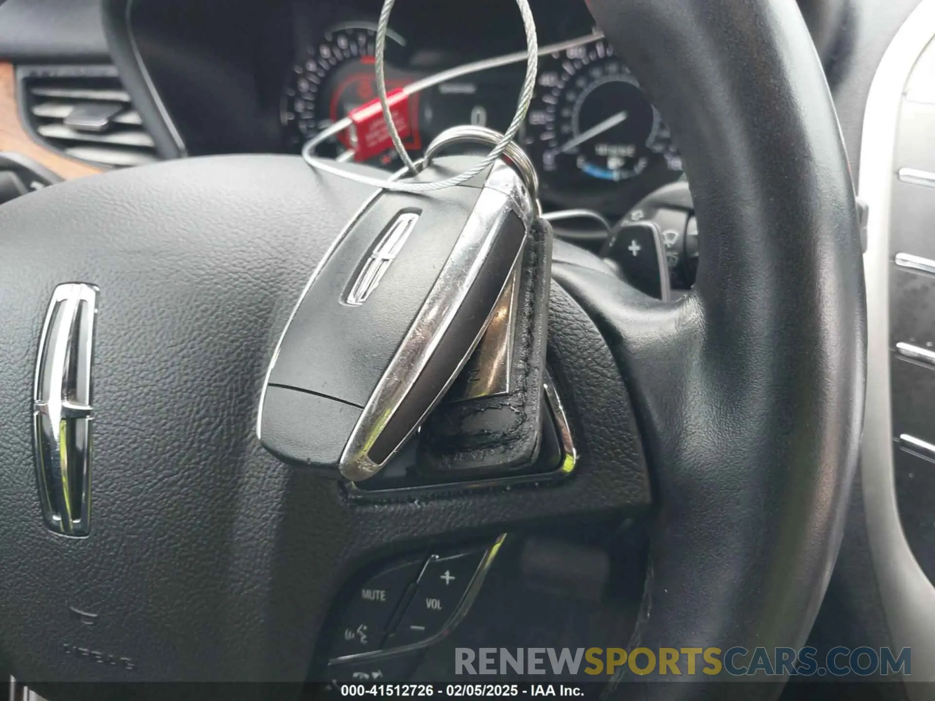 11 Photograph of a damaged car 5LMCJ2C99KUL52725 LINCOLN MKC 2019
