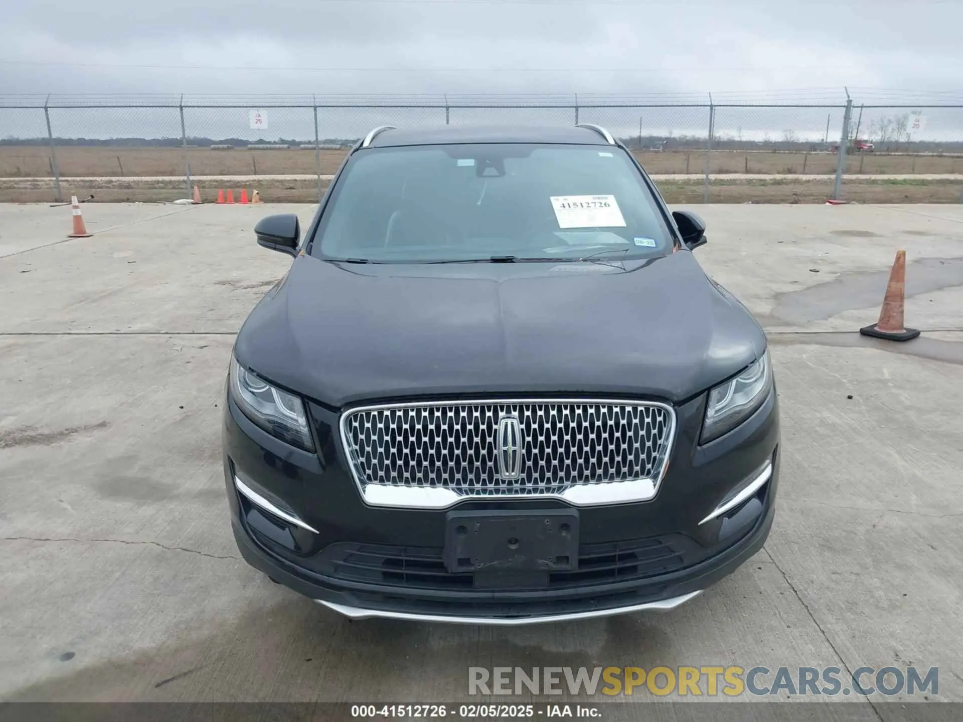 12 Photograph of a damaged car 5LMCJ2C99KUL52725 LINCOLN MKC 2019