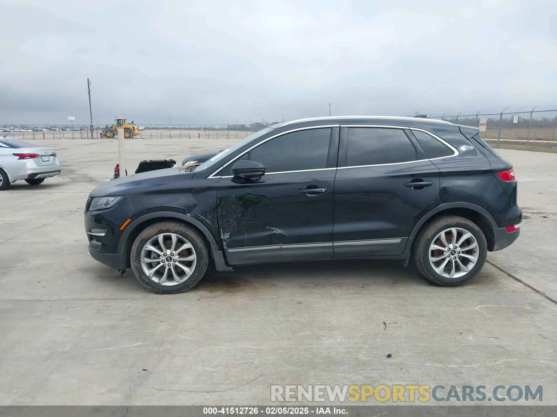 14 Photograph of a damaged car 5LMCJ2C99KUL52725 LINCOLN MKC 2019