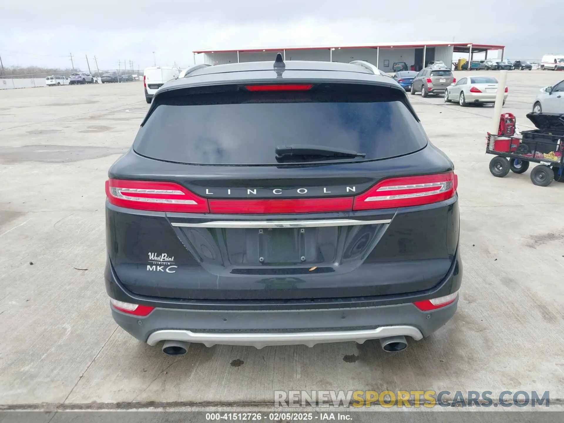 16 Photograph of a damaged car 5LMCJ2C99KUL52725 LINCOLN MKC 2019