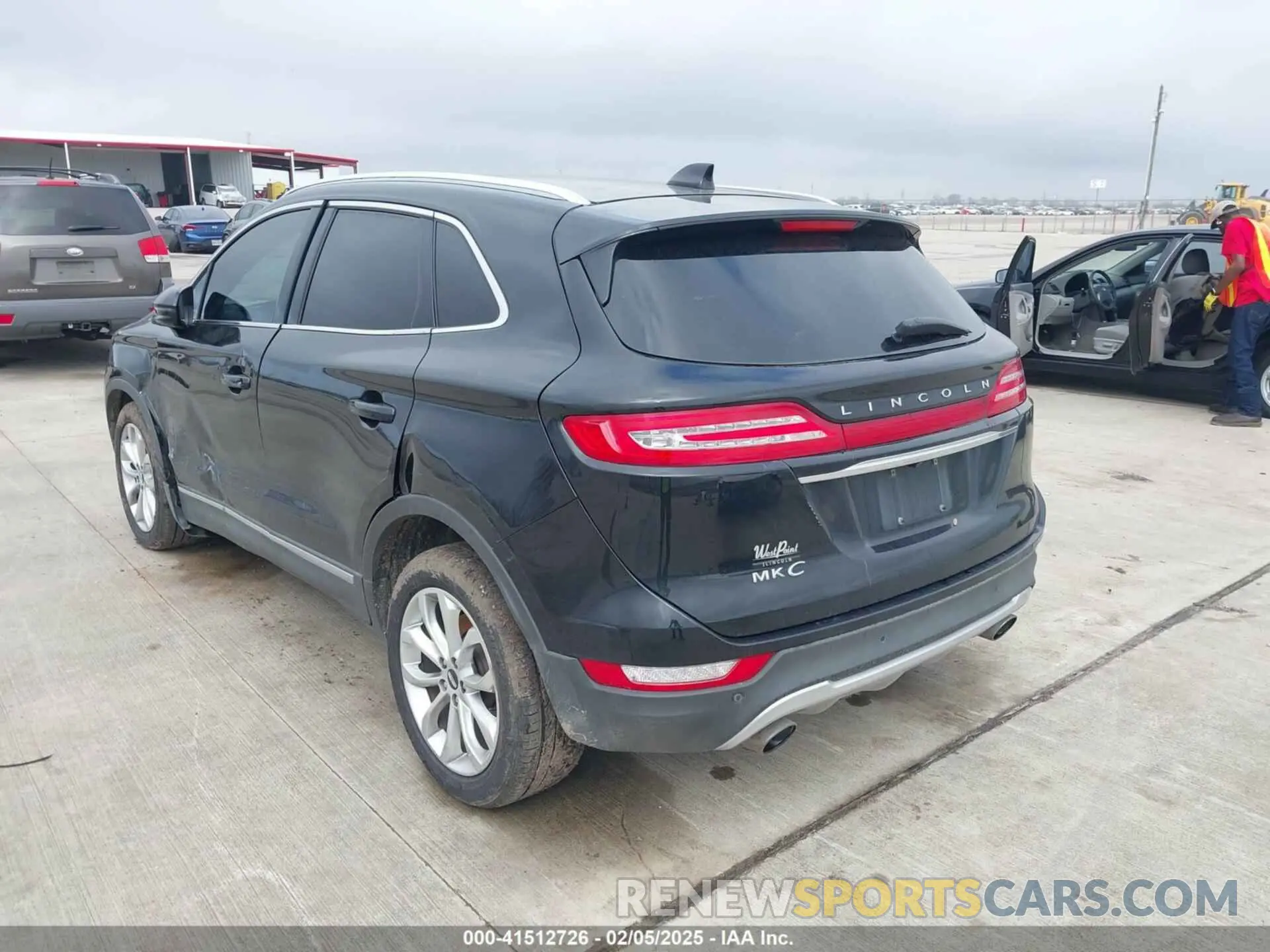 3 Photograph of a damaged car 5LMCJ2C99KUL52725 LINCOLN MKC 2019