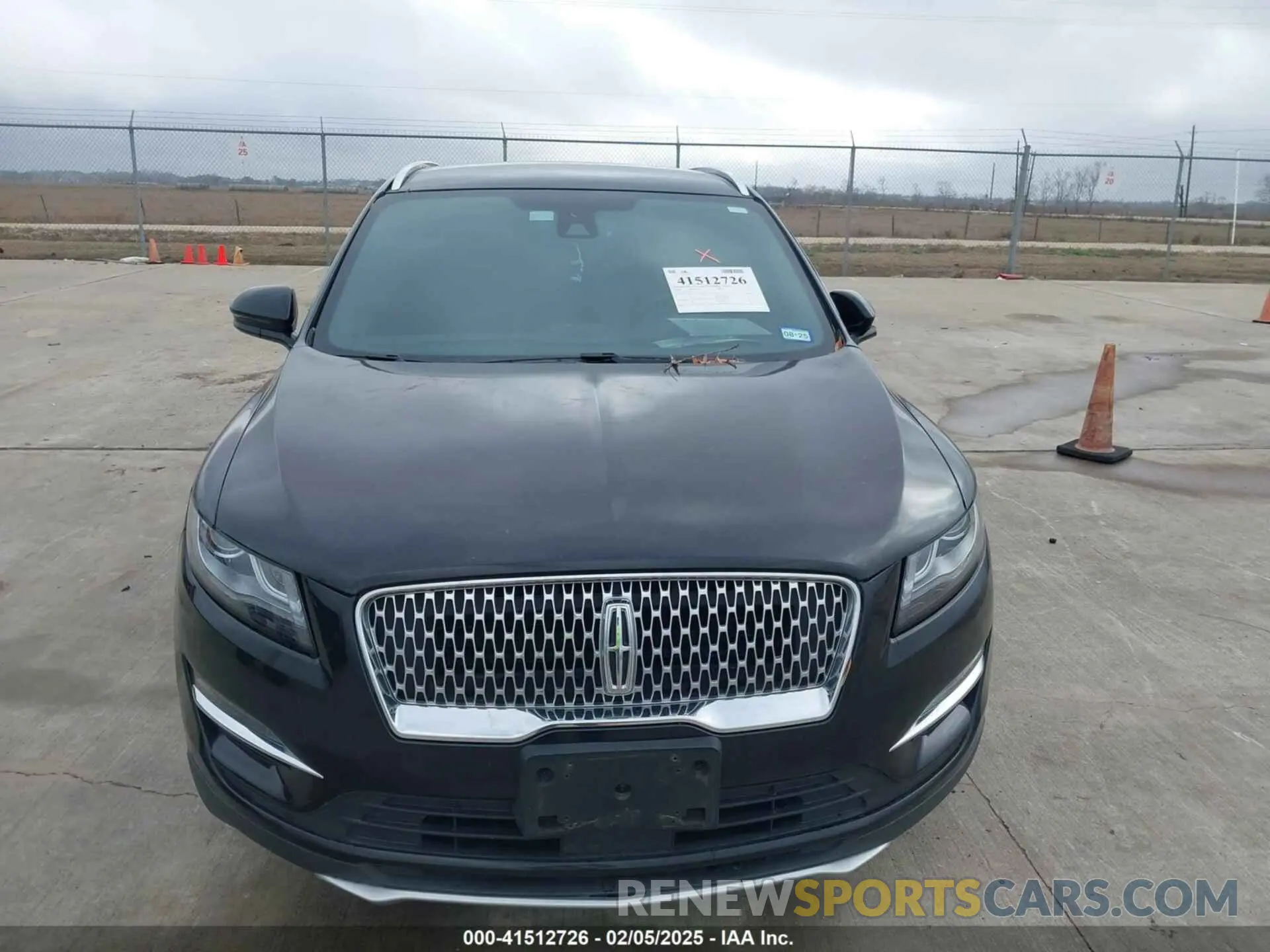 6 Photograph of a damaged car 5LMCJ2C99KUL52725 LINCOLN MKC 2019