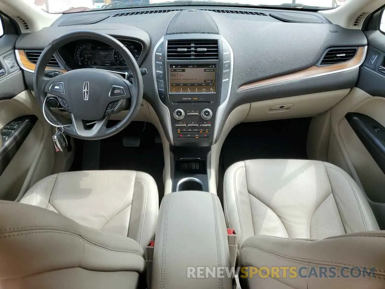 8 Photograph of a damaged car 5LMCJ2C9XKUL51955 LINCOLN MKC 2019