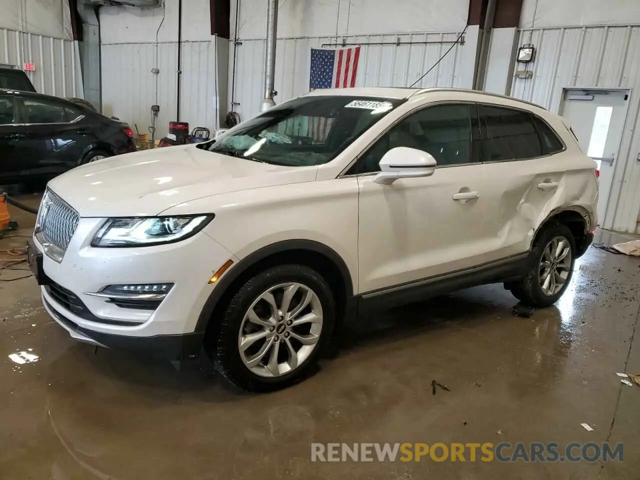 1 Photograph of a damaged car 5LMCJ2D90KUL25654 LINCOLN MKC 2019