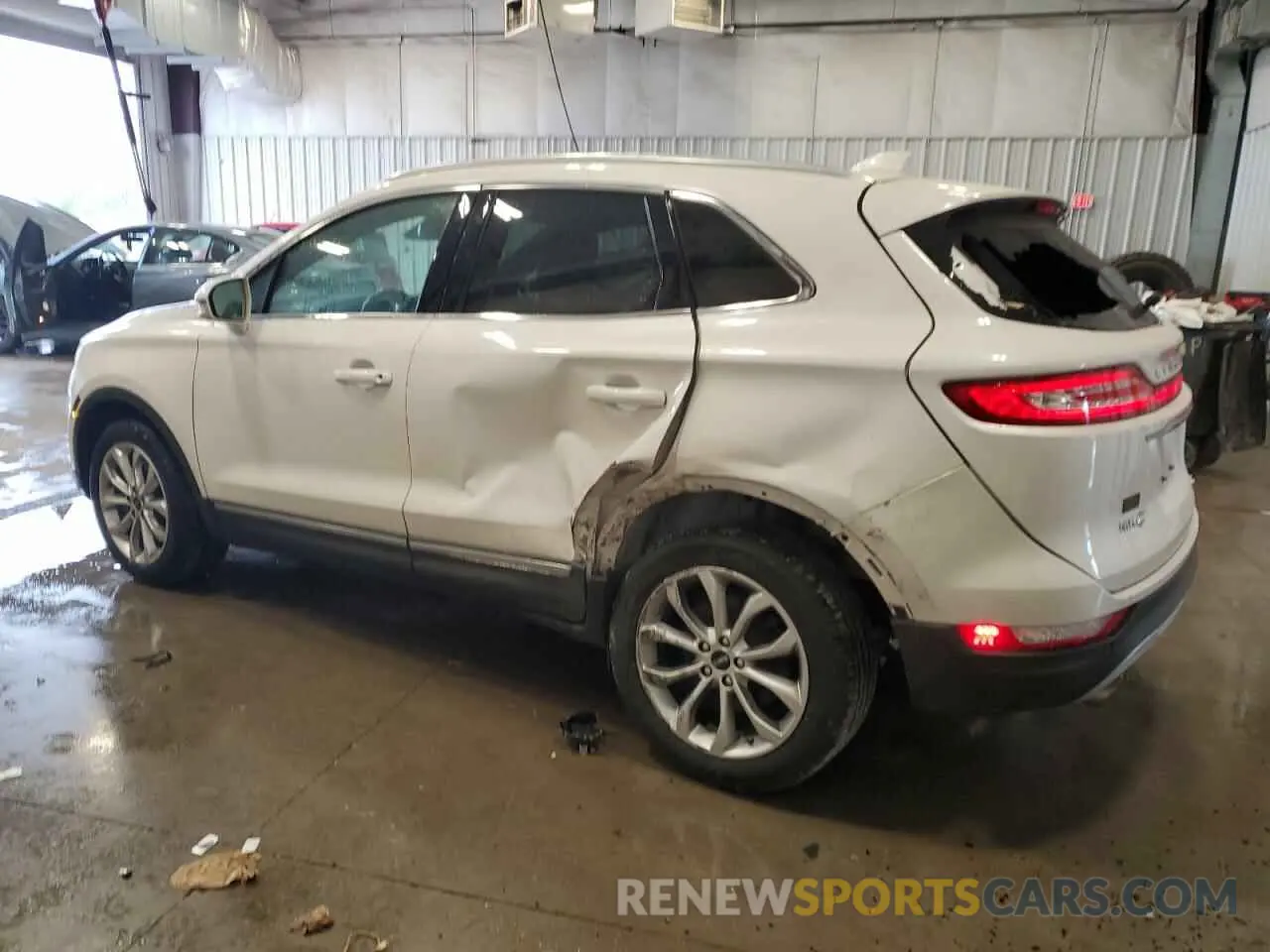 2 Photograph of a damaged car 5LMCJ2D90KUL25654 LINCOLN MKC 2019