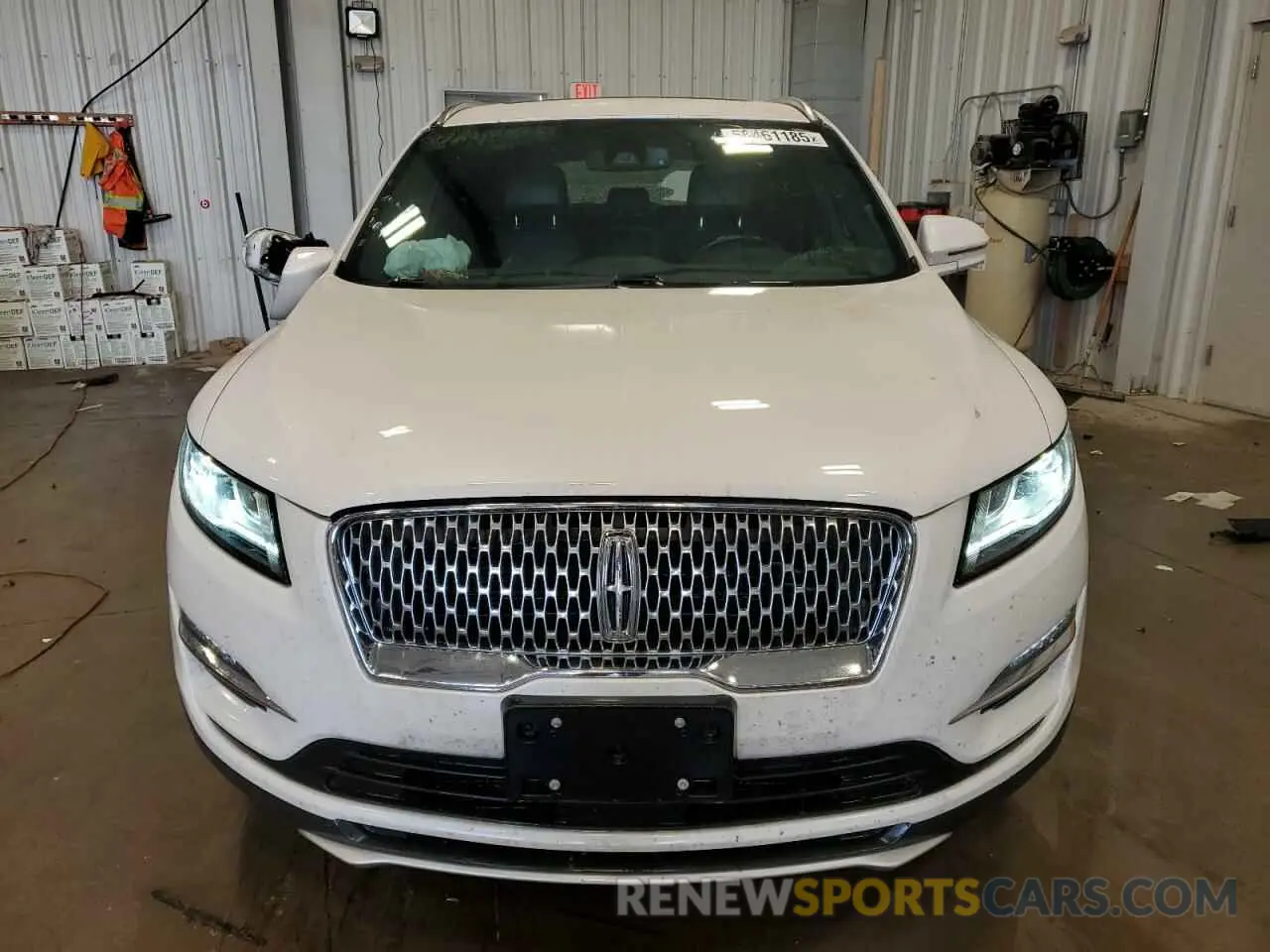 5 Photograph of a damaged car 5LMCJ2D90KUL25654 LINCOLN MKC 2019