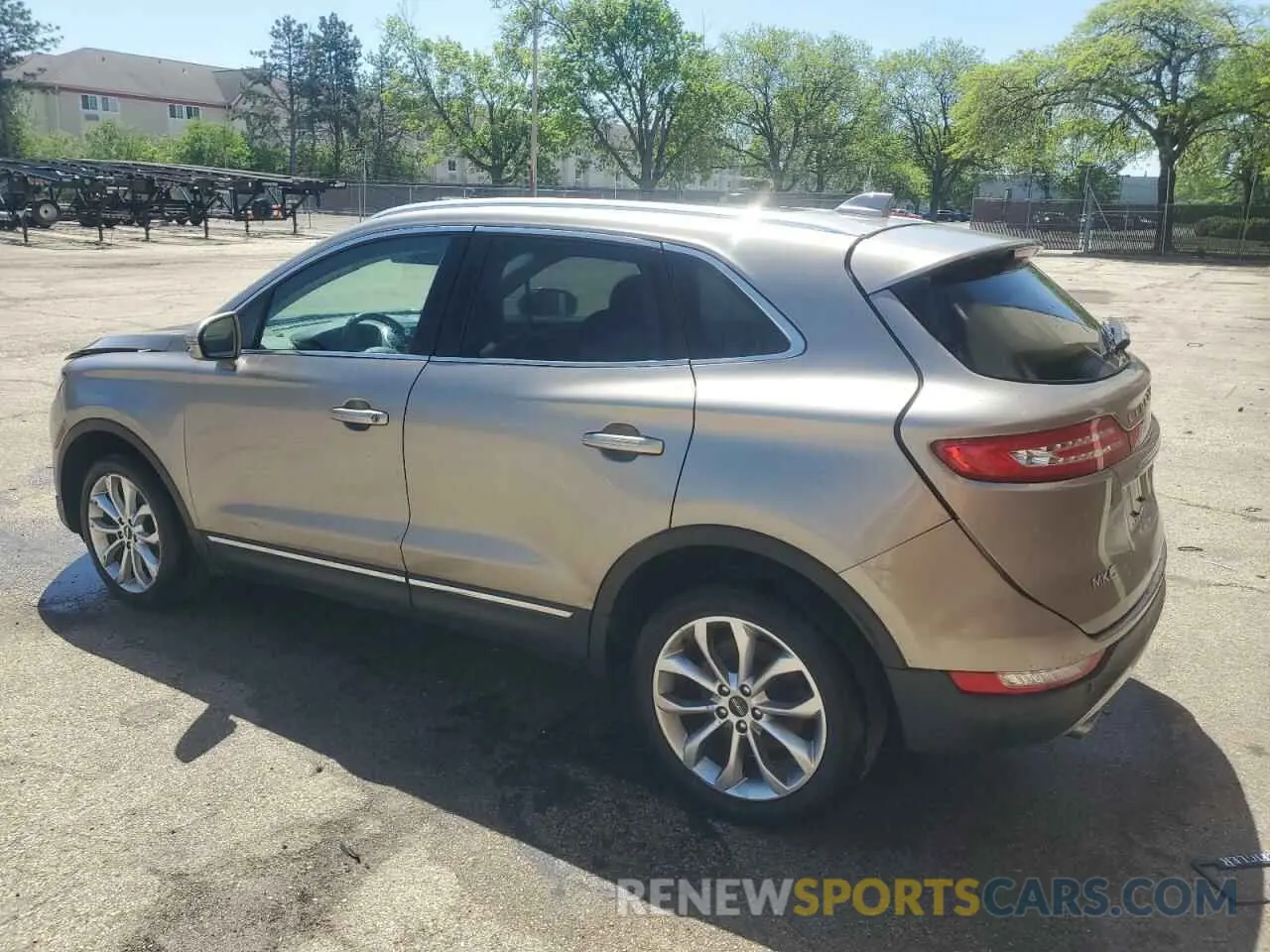2 Photograph of a damaged car 5LMCJ2D90KUL46326 LINCOLN MKC 2019