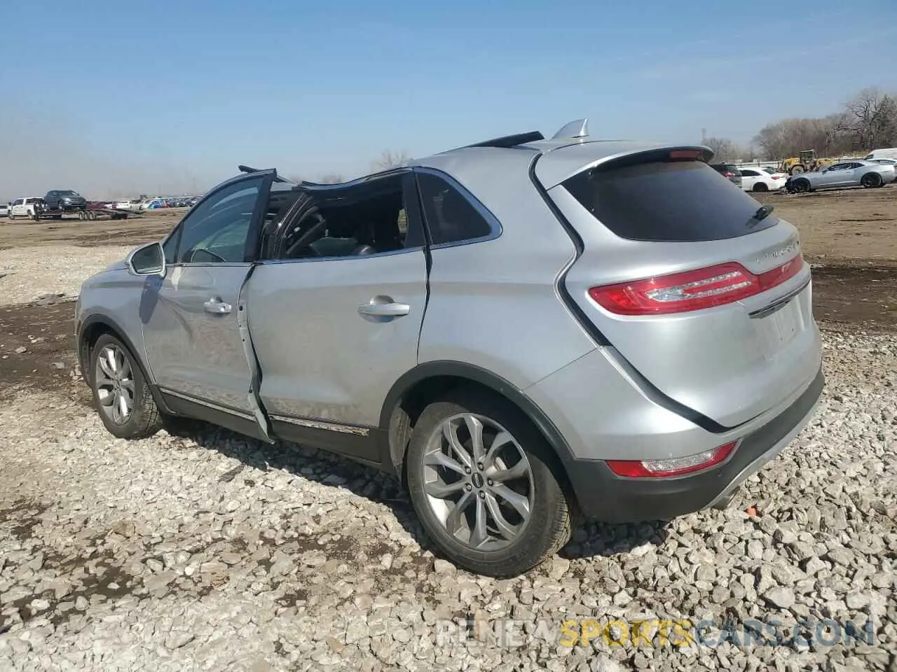 2 Photograph of a damaged car 5LMCJ2D93KUL03390 LINCOLN MKC 2019