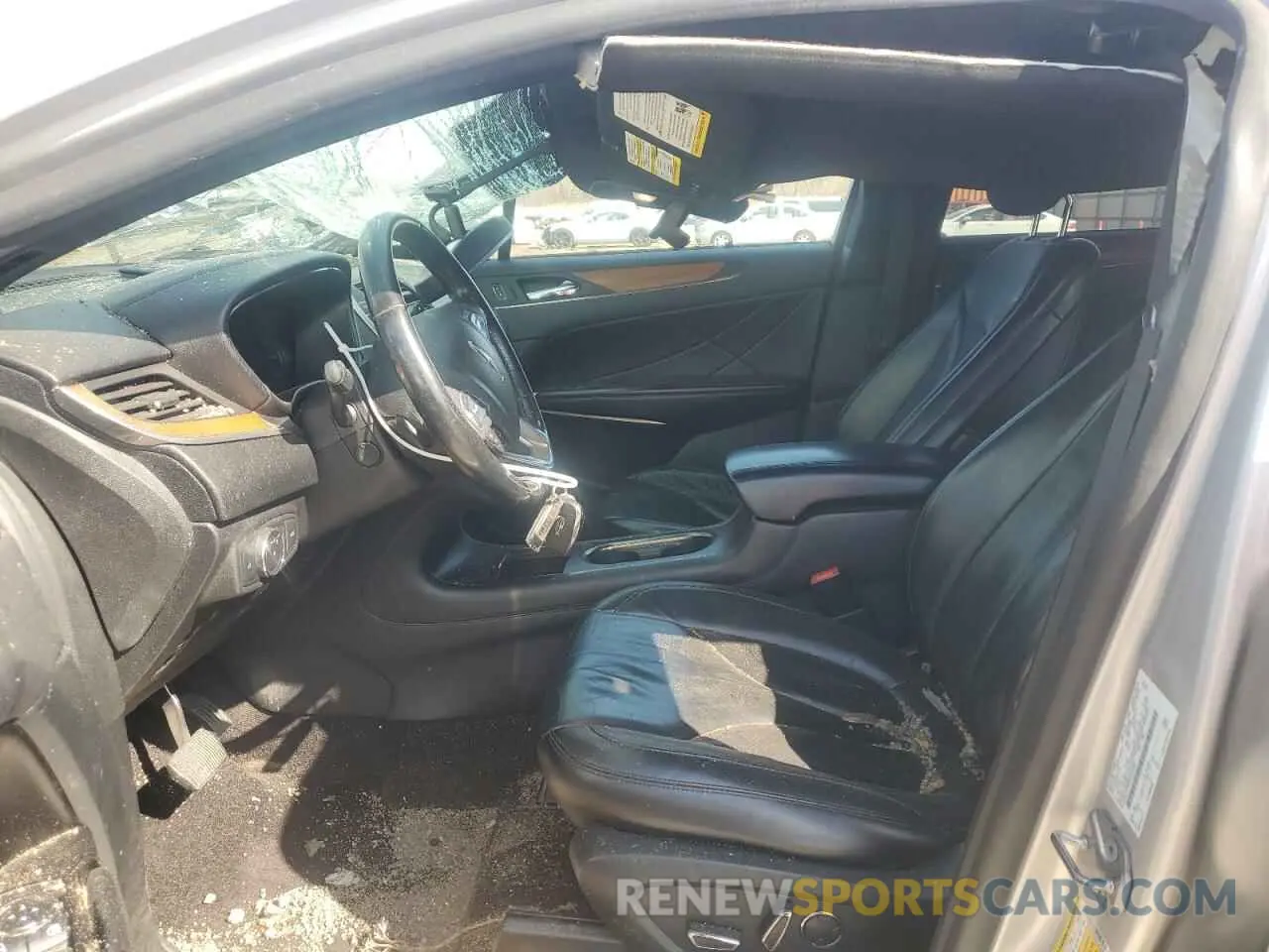 7 Photograph of a damaged car 5LMCJ2D93KUL03390 LINCOLN MKC 2019