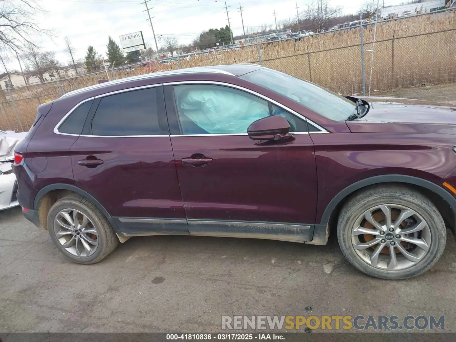 13 Photograph of a damaged car 5LMCJ2D93KUL21128 LINCOLN MKC 2019