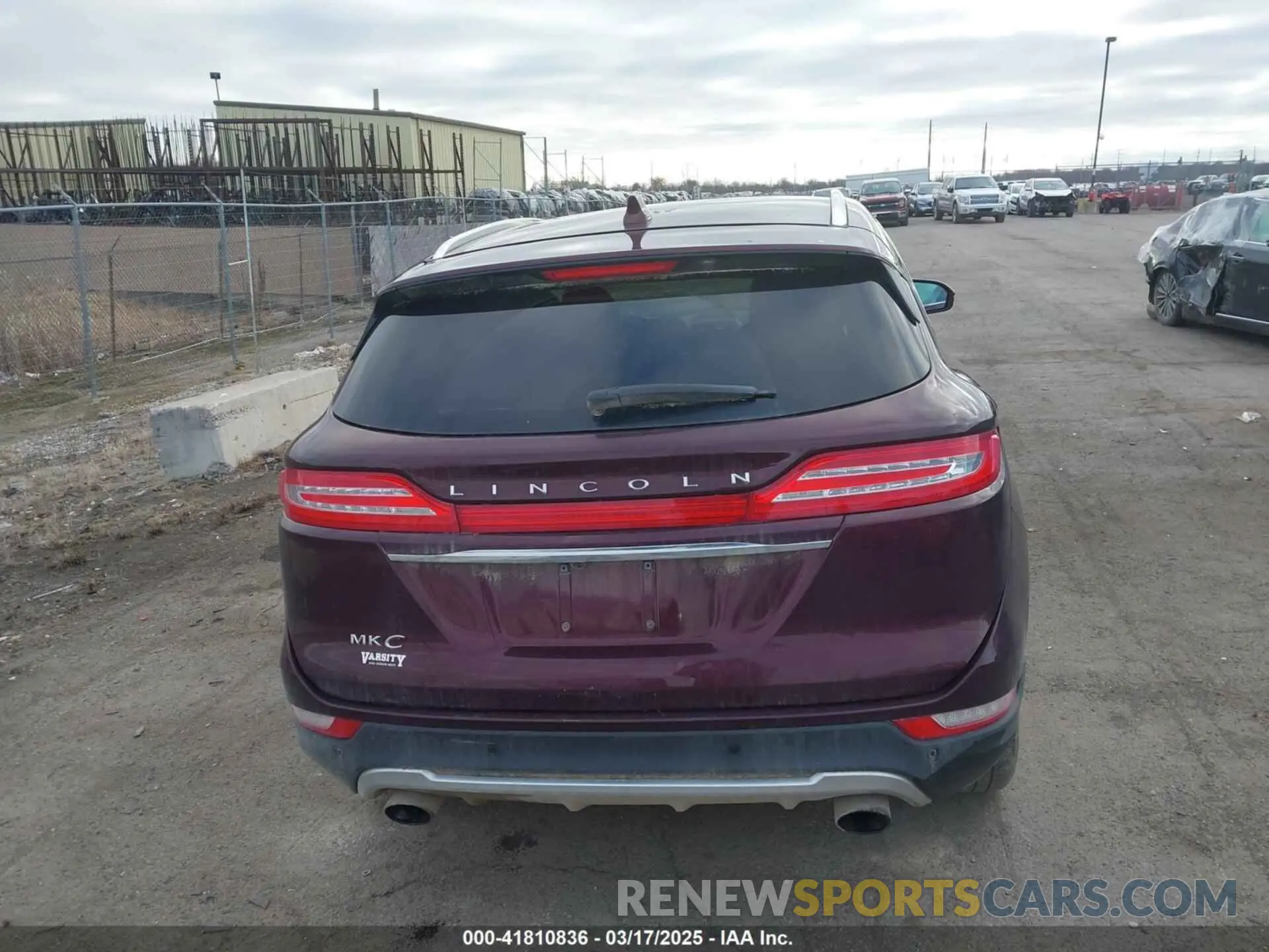 16 Photograph of a damaged car 5LMCJ2D93KUL21128 LINCOLN MKC 2019