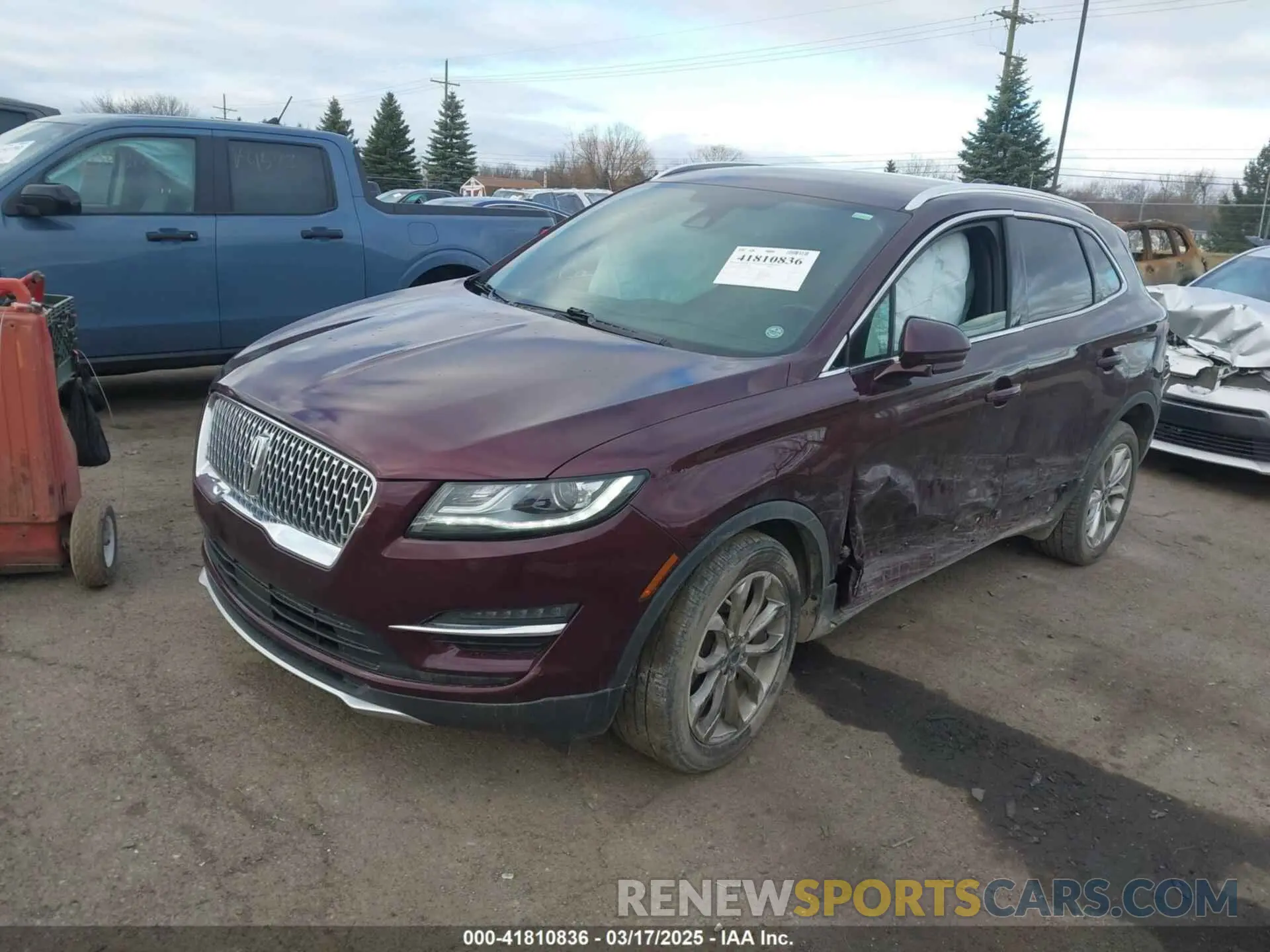 2 Photograph of a damaged car 5LMCJ2D93KUL21128 LINCOLN MKC 2019