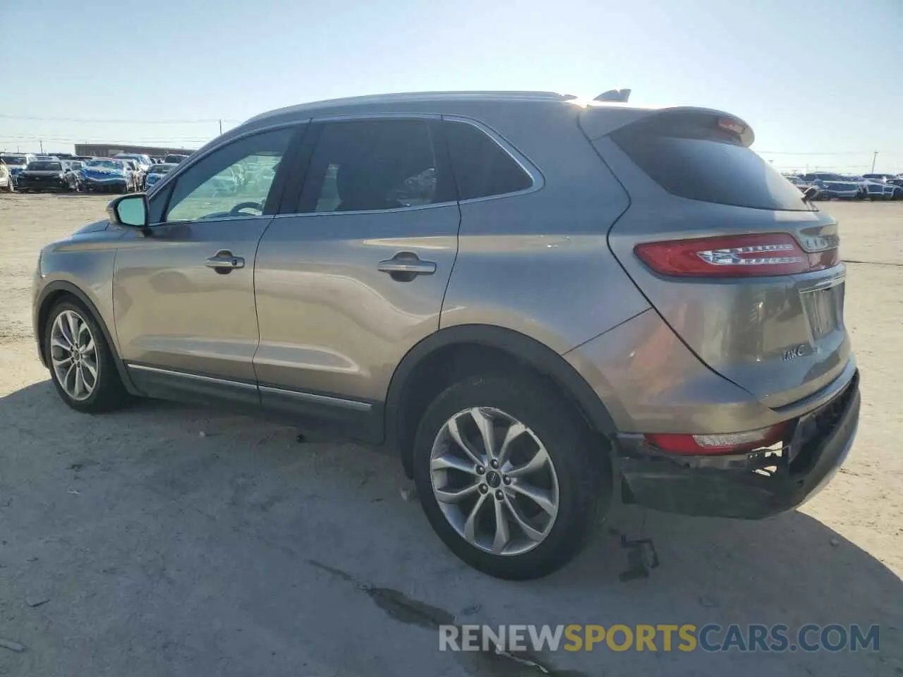 2 Photograph of a damaged car 5LMCJ2D96KUL02511 LINCOLN MKC 2019