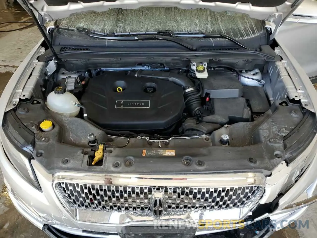 12 Photograph of a damaged car 5LMCJ2D98KUL47904 LINCOLN MKC 2019