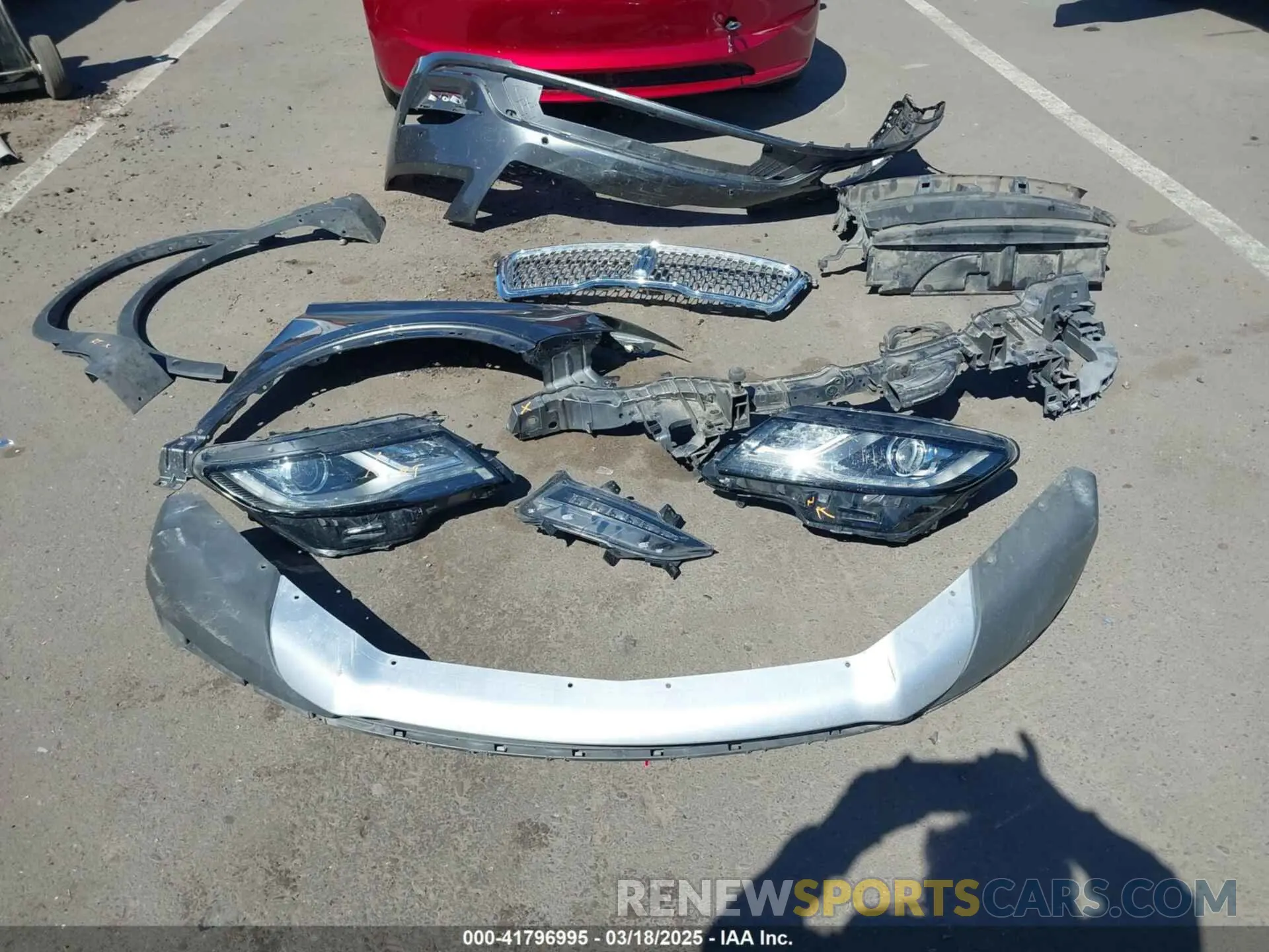 12 Photograph of a damaged car 5LMCJ3C90KUL23099 LINCOLN MKC 2019