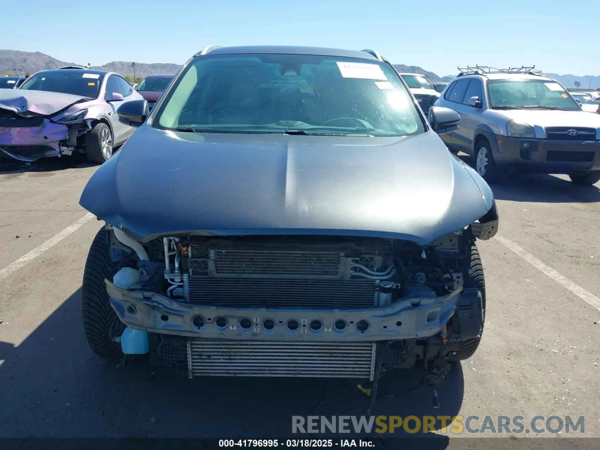 13 Photograph of a damaged car 5LMCJ3C90KUL23099 LINCOLN MKC 2019