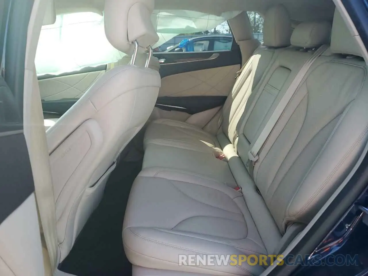 11 Photograph of a damaged car 5LMCJ3C91KUL48660 LINCOLN MKC 2019