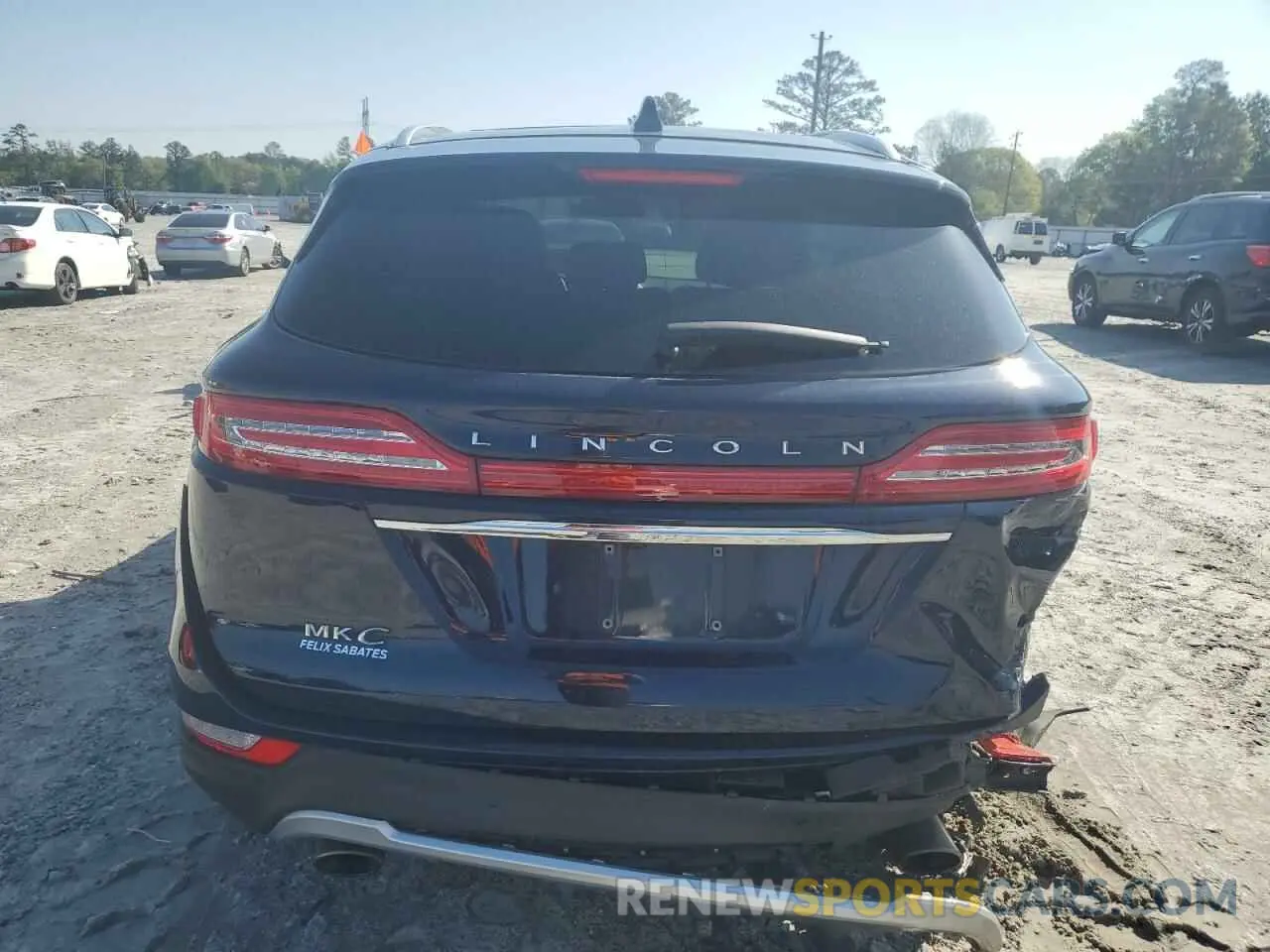 6 Photograph of a damaged car 5LMCJ3C91KUL48660 LINCOLN MKC 2019