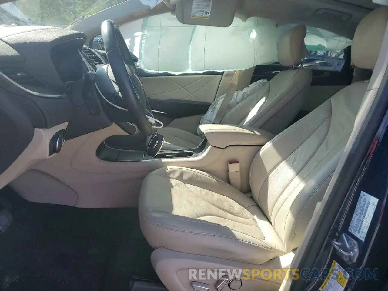 7 Photograph of a damaged car 5LMCJ3C91KUL48660 LINCOLN MKC 2019