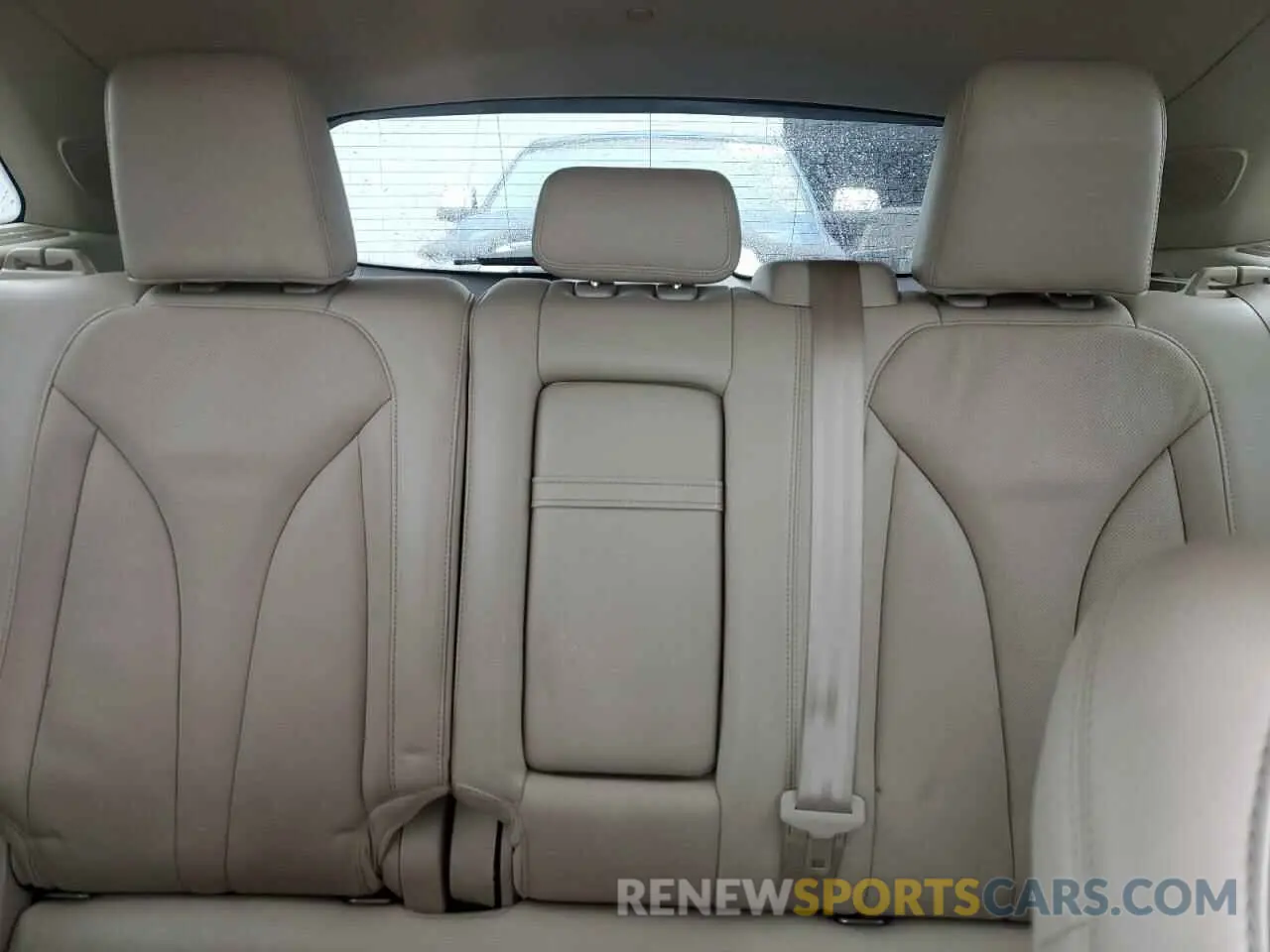 10 Photograph of a damaged car 5LMCJ3C92KUL43662 LINCOLN MKC 2019