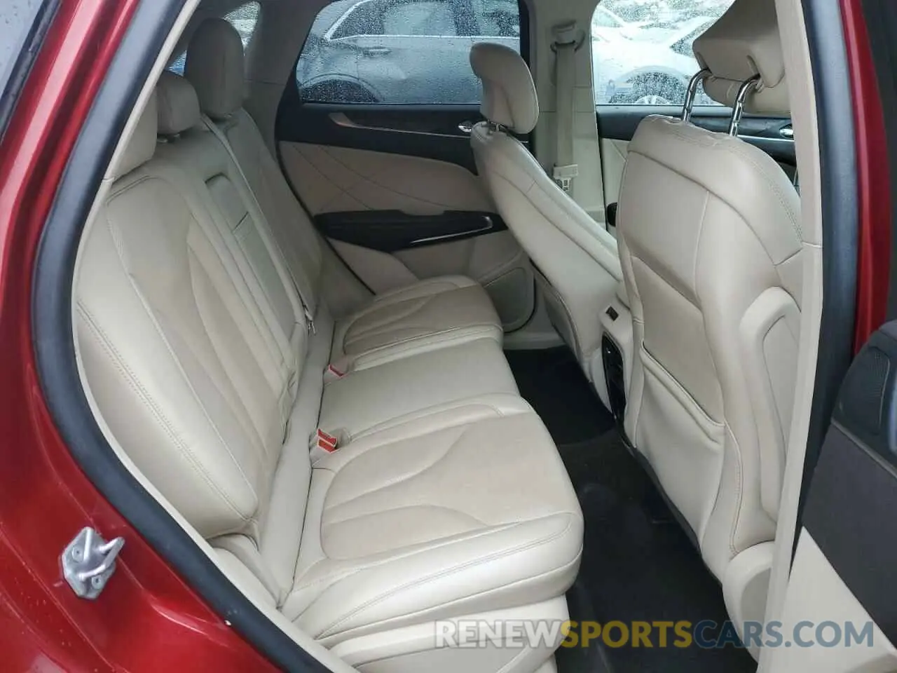11 Photograph of a damaged car 5LMCJ3C92KUL43662 LINCOLN MKC 2019