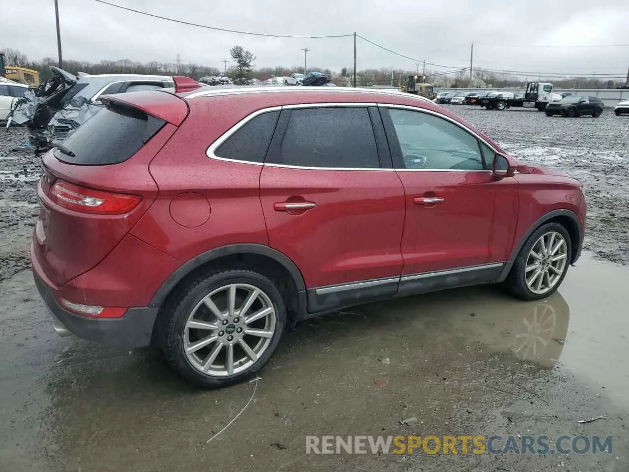 3 Photograph of a damaged car 5LMCJ3C92KUL43662 LINCOLN MKC 2019