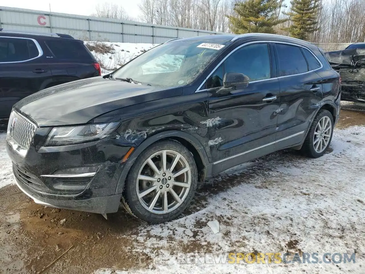 1 Photograph of a damaged car 5LMCJ3C92KUL53298 LINCOLN MKC 2019