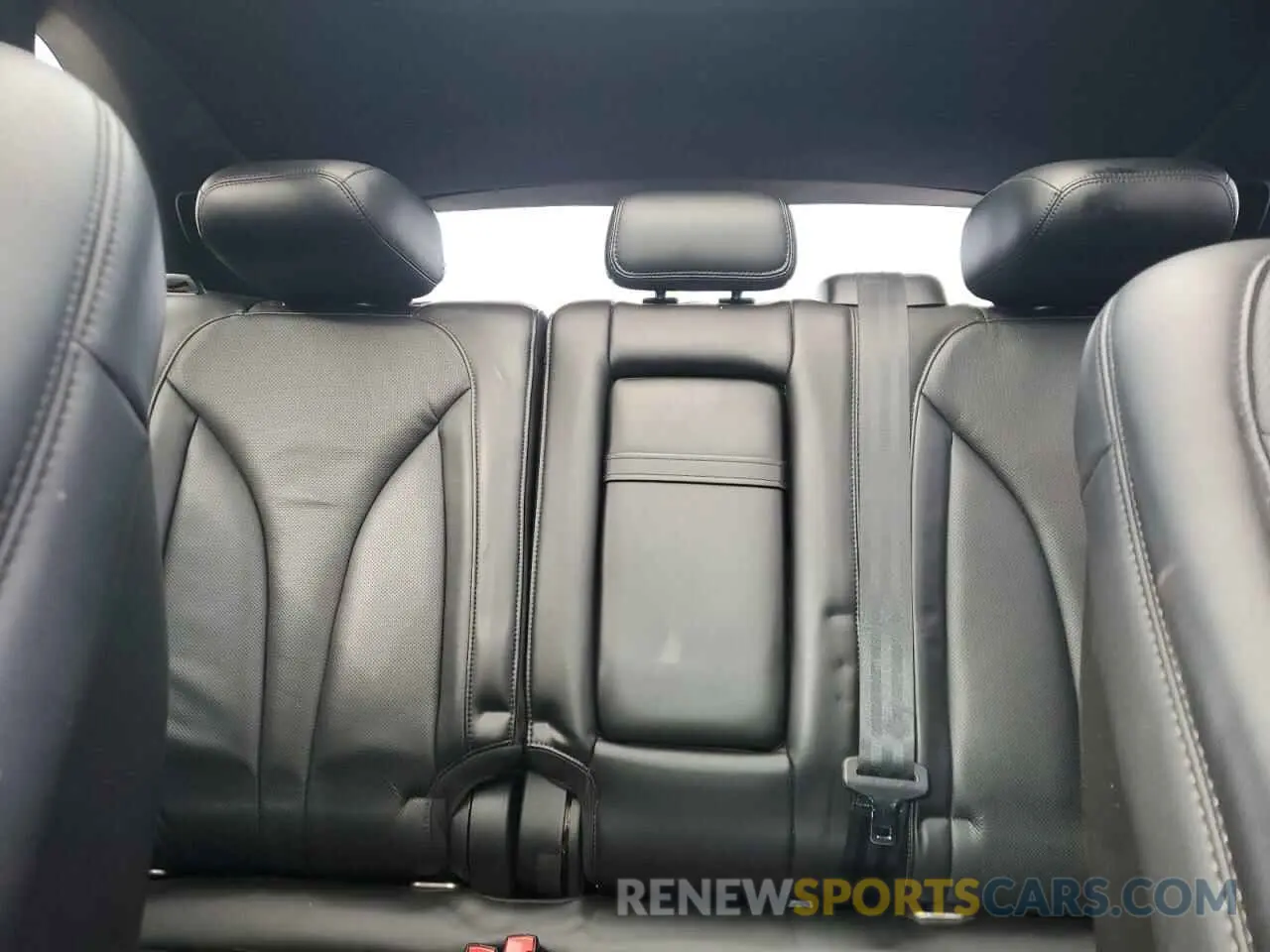 10 Photograph of a damaged car 5LMCJ3C92KUL53298 LINCOLN MKC 2019