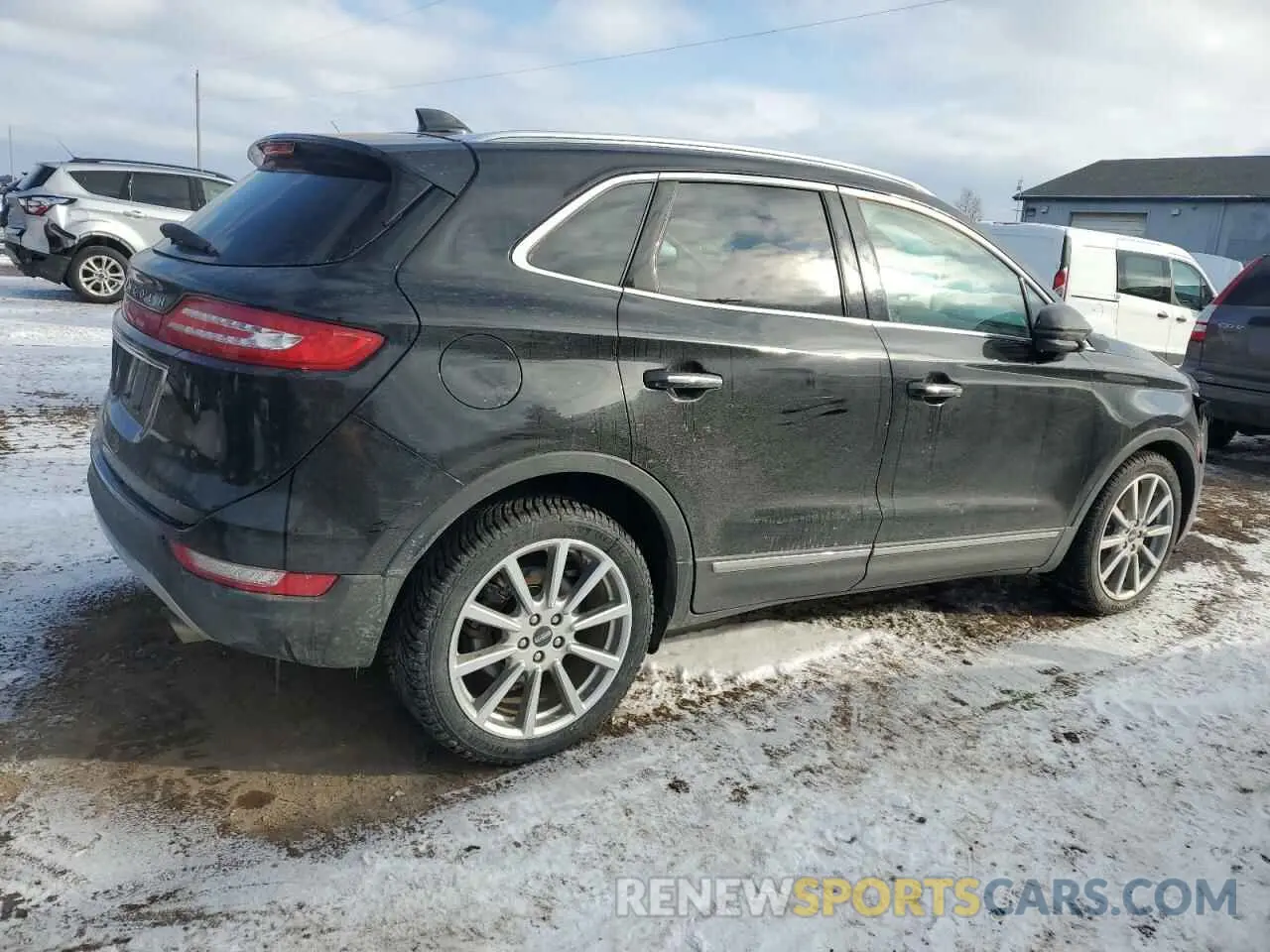 3 Photograph of a damaged car 5LMCJ3C92KUL53298 LINCOLN MKC 2019
