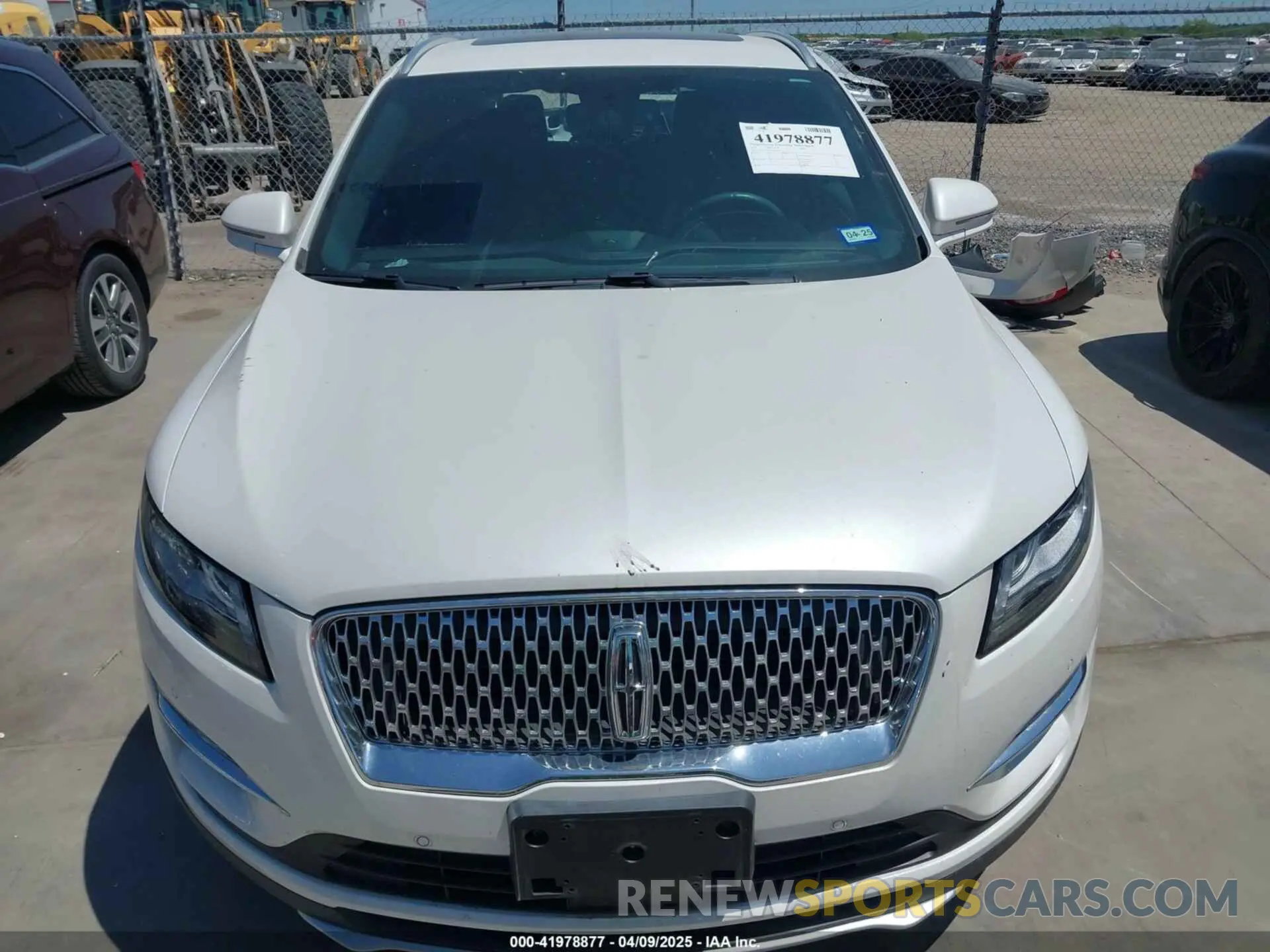 13 Photograph of a damaged car 5LMCJ3C93KUL35294 LINCOLN MKC 2019
