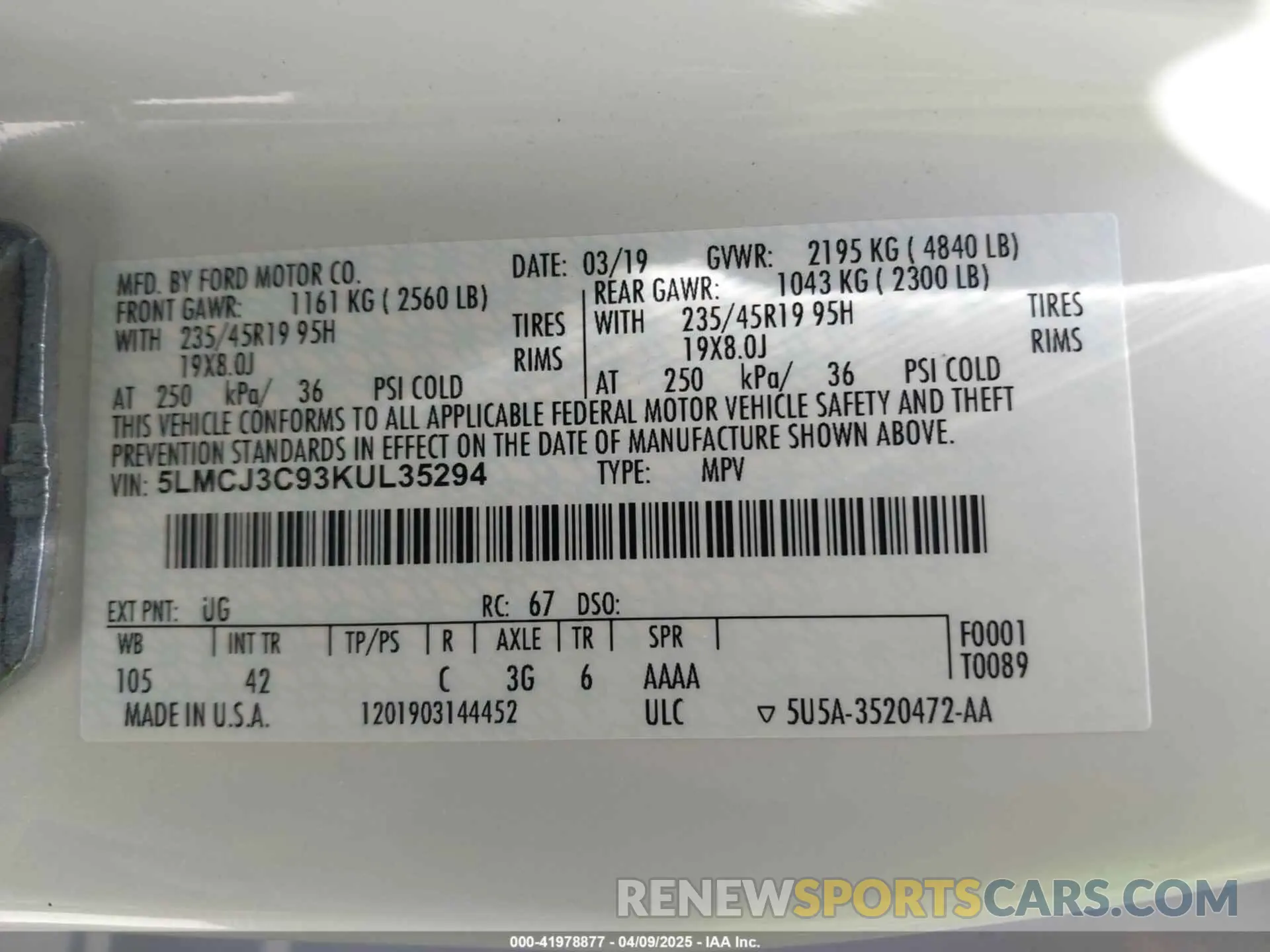 9 Photograph of a damaged car 5LMCJ3C93KUL35294 LINCOLN MKC 2019