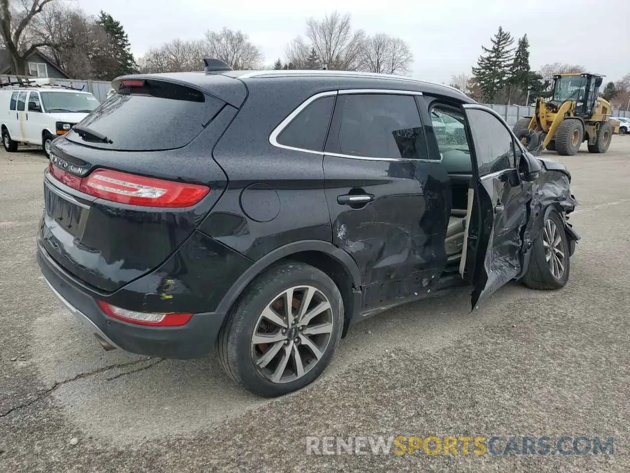 3 Photograph of a damaged car 5LMCJ3C94KUL02367 LINCOLN MKC 2019